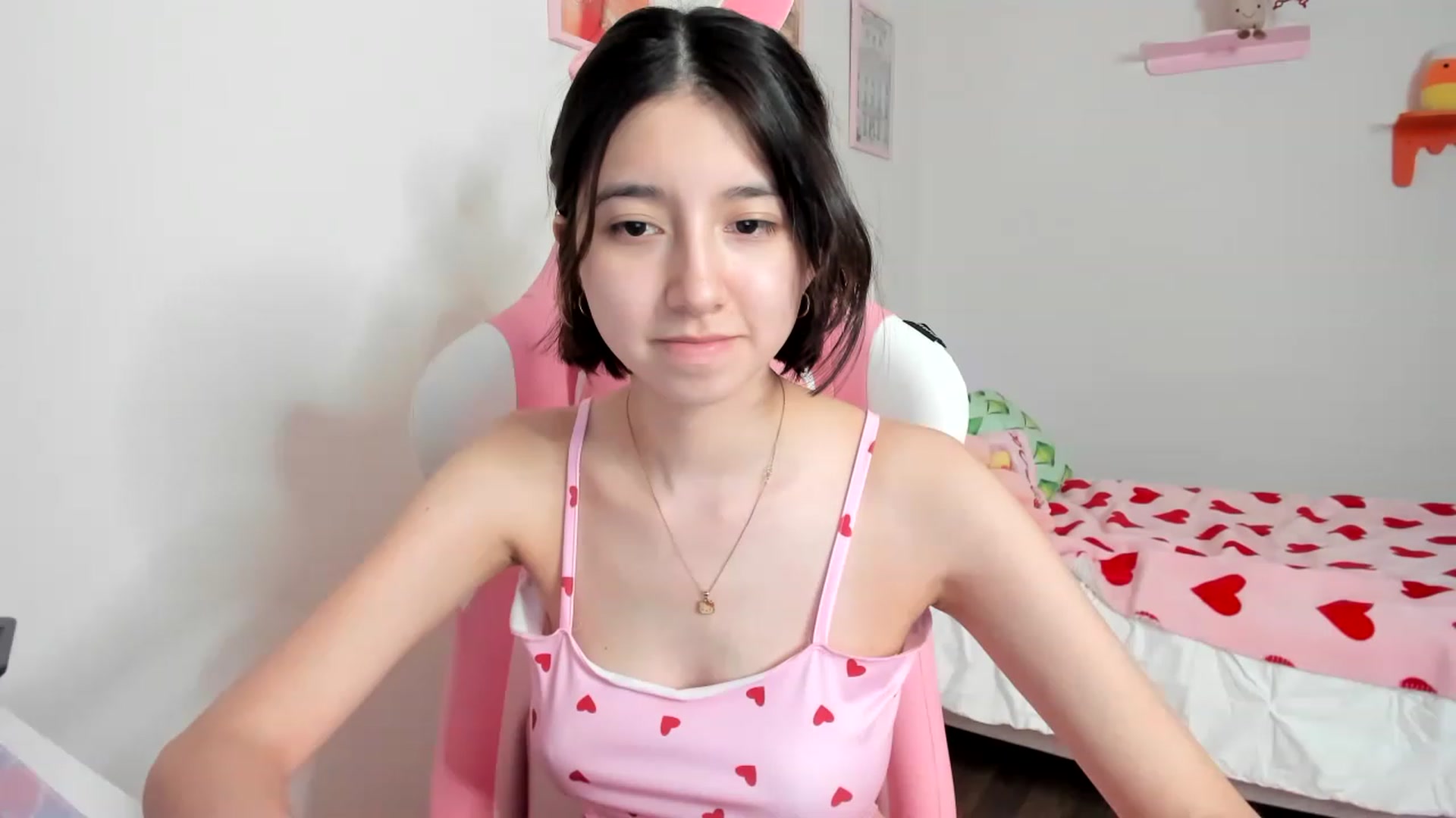 Gallery image thumbnail from Cherrycute666's myfreecams stream on, 04/05/2023, 08:07 image 17 of 20