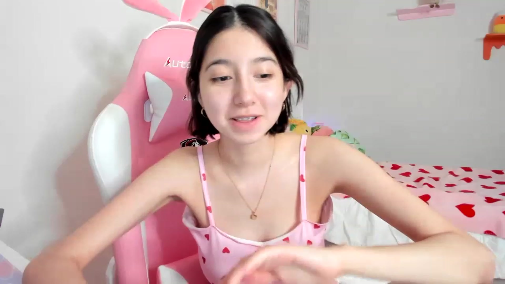 Gallery image thumbnail from Cherrycute666's myfreecams stream on, 04/05/2023, 08:07 image 16 of 20