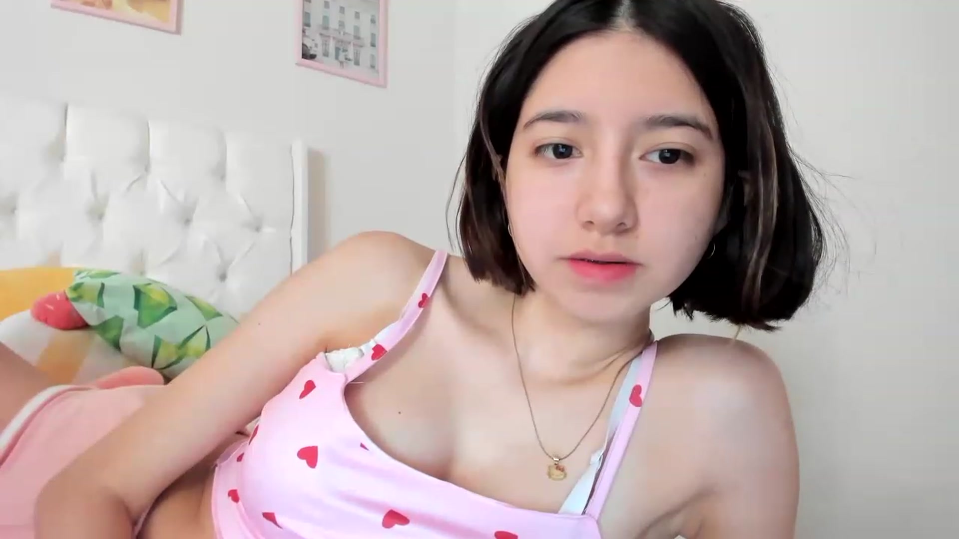 Gallery image thumbnail from Cherrycute666's myfreecams stream on, 04/05/2023, 17:44 image 13 of 20