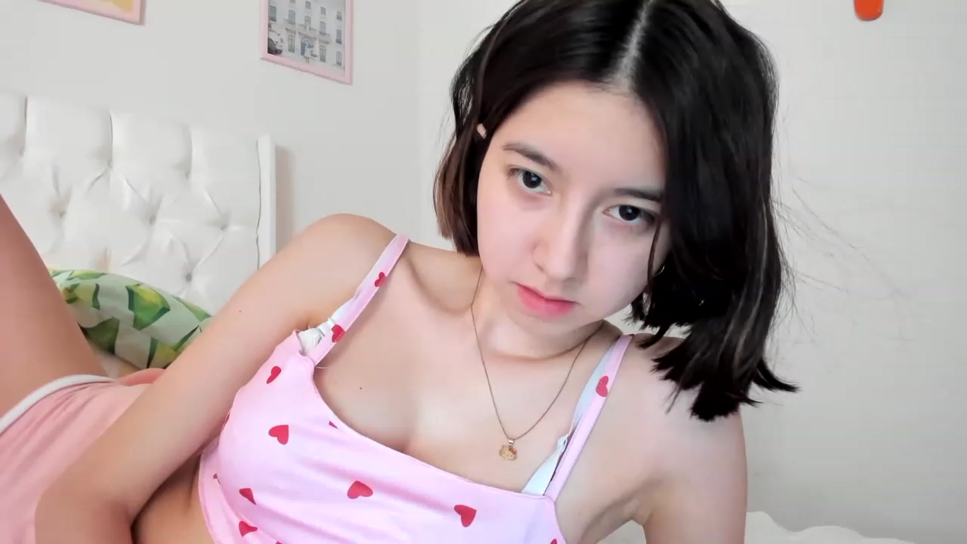 Gallery image thumbnail from Cherrycute666's myfreecams stream on, 04/05/2023, 17:44 image 10 of 20