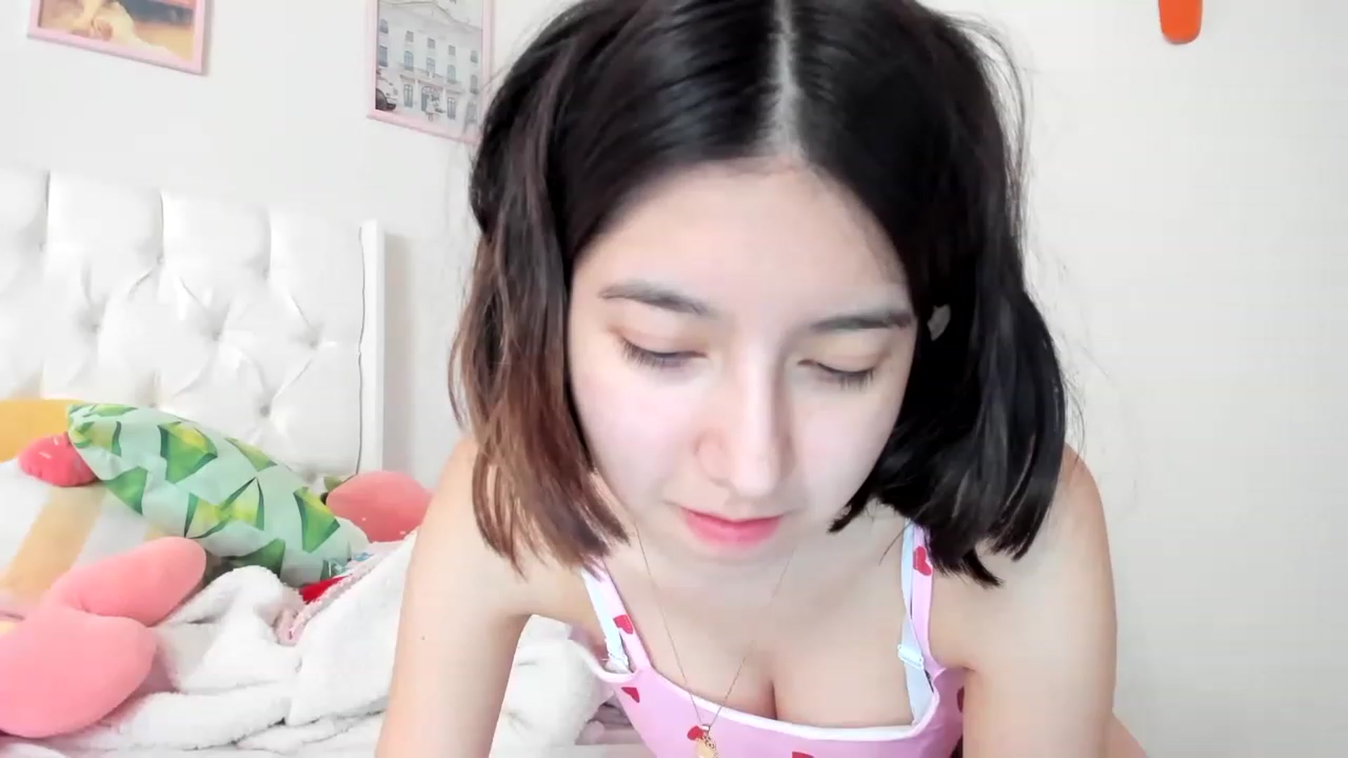 Gallery image thumbnail from Cherrycute666's myfreecams stream on, 04/05/2023, 17:44 image 20 of 20