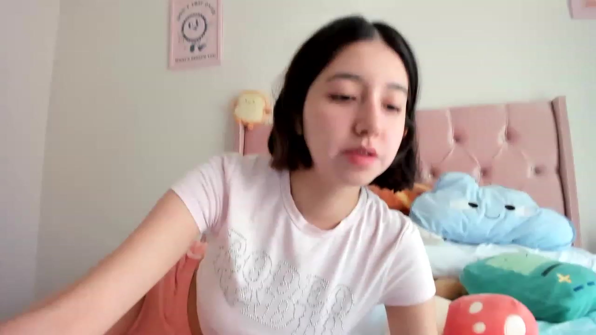 Gallery image thumbnail from Cherrycute666's myfreecams stream on, 04/05/2023, 20:21 image 3 of 20