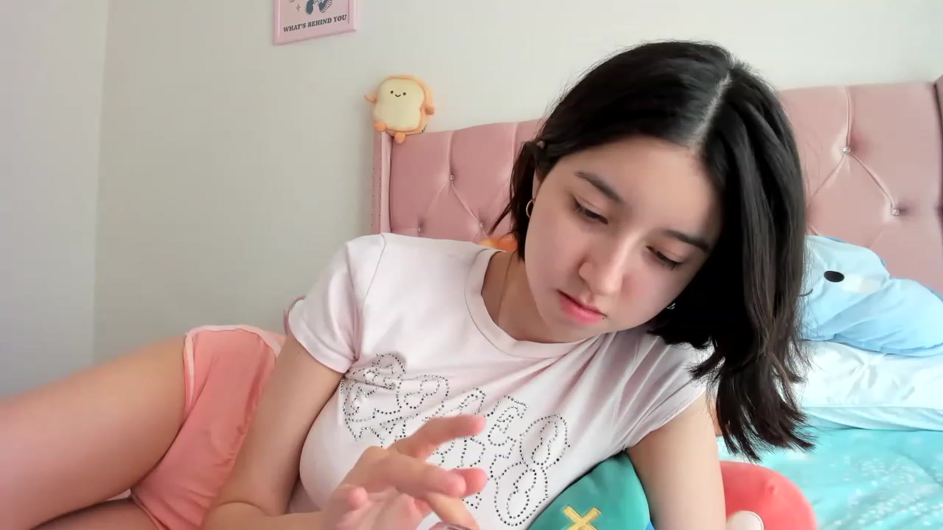 Gallery image thumbnail from Cherrycute666's myfreecams stream on, 04/05/2023, 20:21 image 8 of 20
