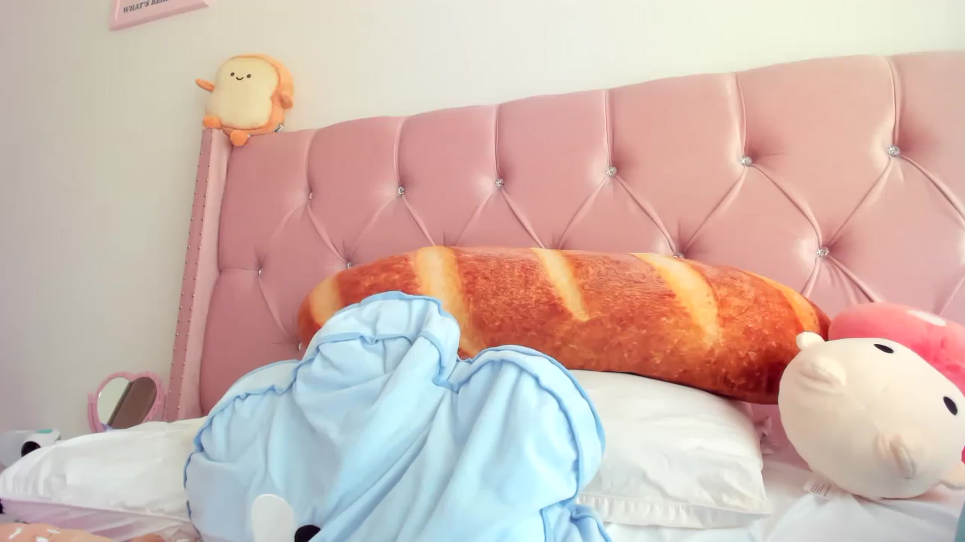 Gallery image thumbnail from Cherrycute666's myfreecams stream on, 04/06/2023, 24:24 image 11 of 20