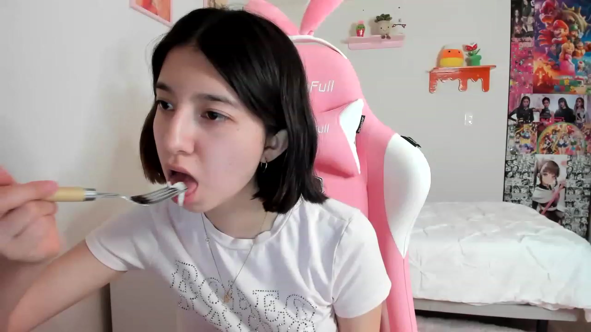 Gallery image thumbnail from Cherrycute666's myfreecams stream on, 04/06/2023, 02:25 image 7 of 20