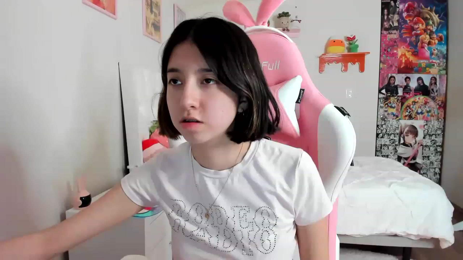 Gallery image thumbnail from Cherrycute666's myfreecams stream on, 04/06/2023, 02:25 image 11 of 20