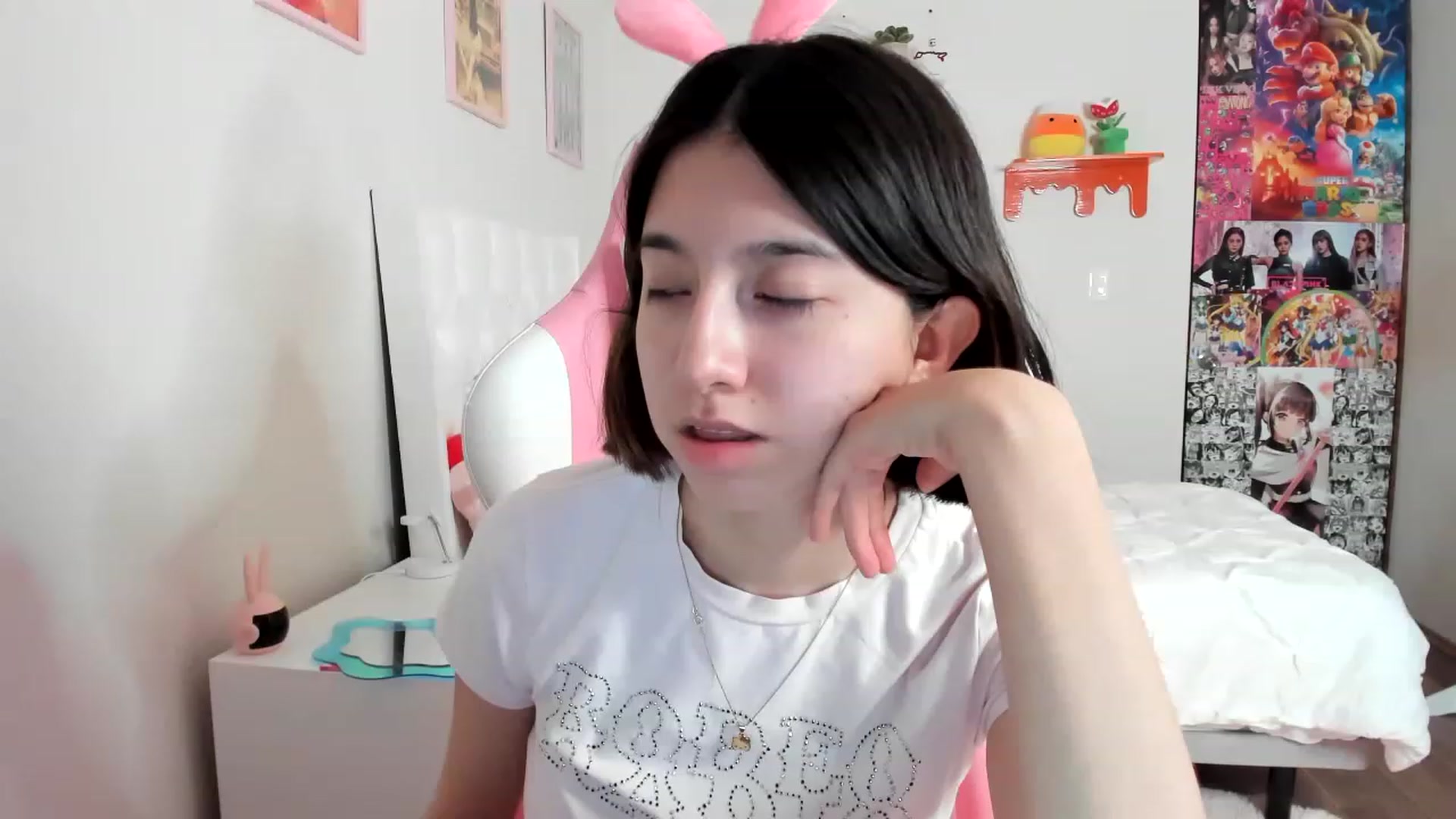 Gallery image thumbnail from Cherrycute666's myfreecams stream on, 04/06/2023, 02:25 image 12 of 20