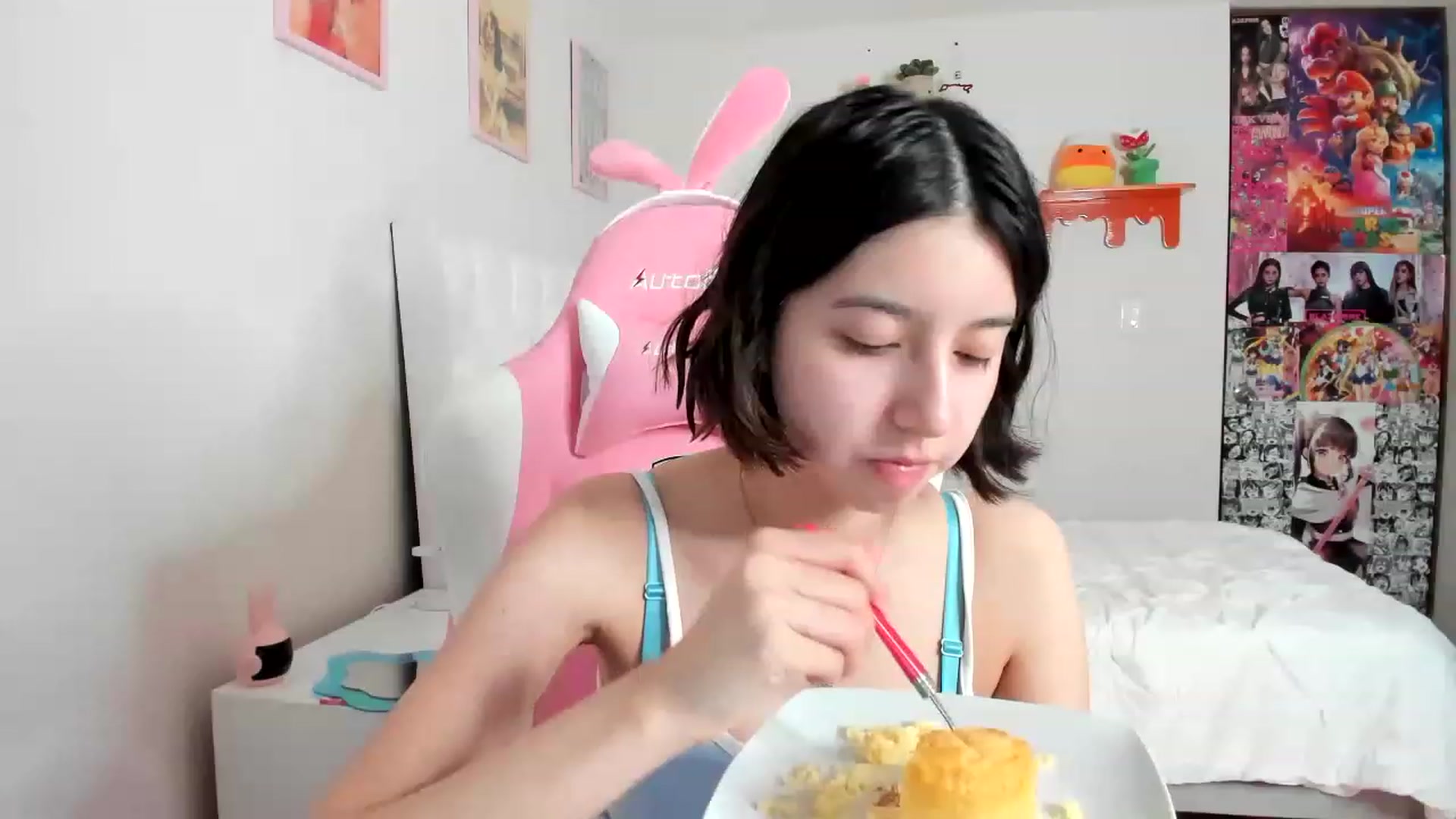 Gallery image thumbnail from Cherrycute666's myfreecams stream on, 04/06/2023, 05:24 image 6 of 20