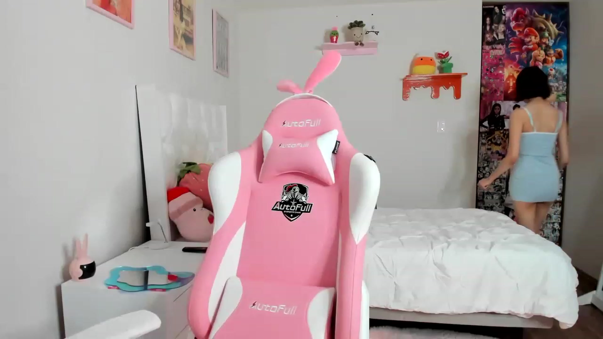 Gallery image thumbnail from Cherrycute666's myfreecams stream on, 04/06/2023, 05:24 image 5 of 20