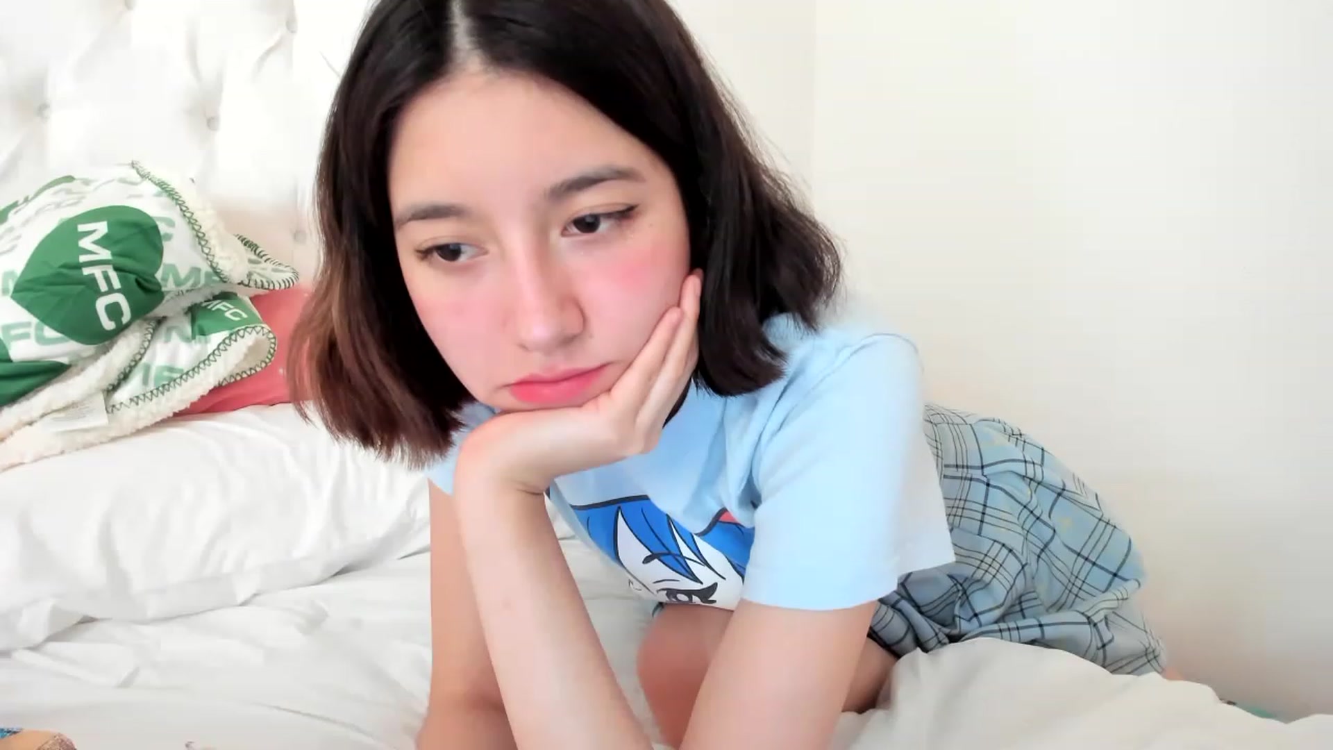 Gallery image thumbnail from Cherrycute666's myfreecams stream on, 04/06/2023, 17:52 image 16 of 20
