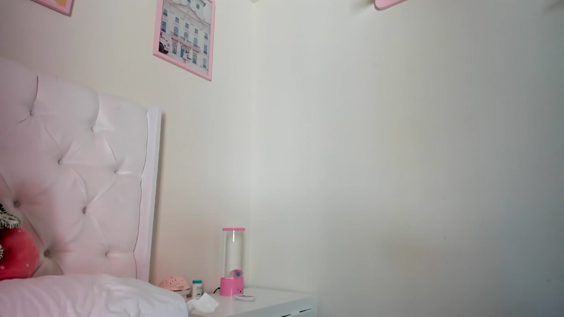 Gallery image thumbnail from Cherrycute666's myfreecams stream on, 04/06/2023, 17:52 image 6 of 20