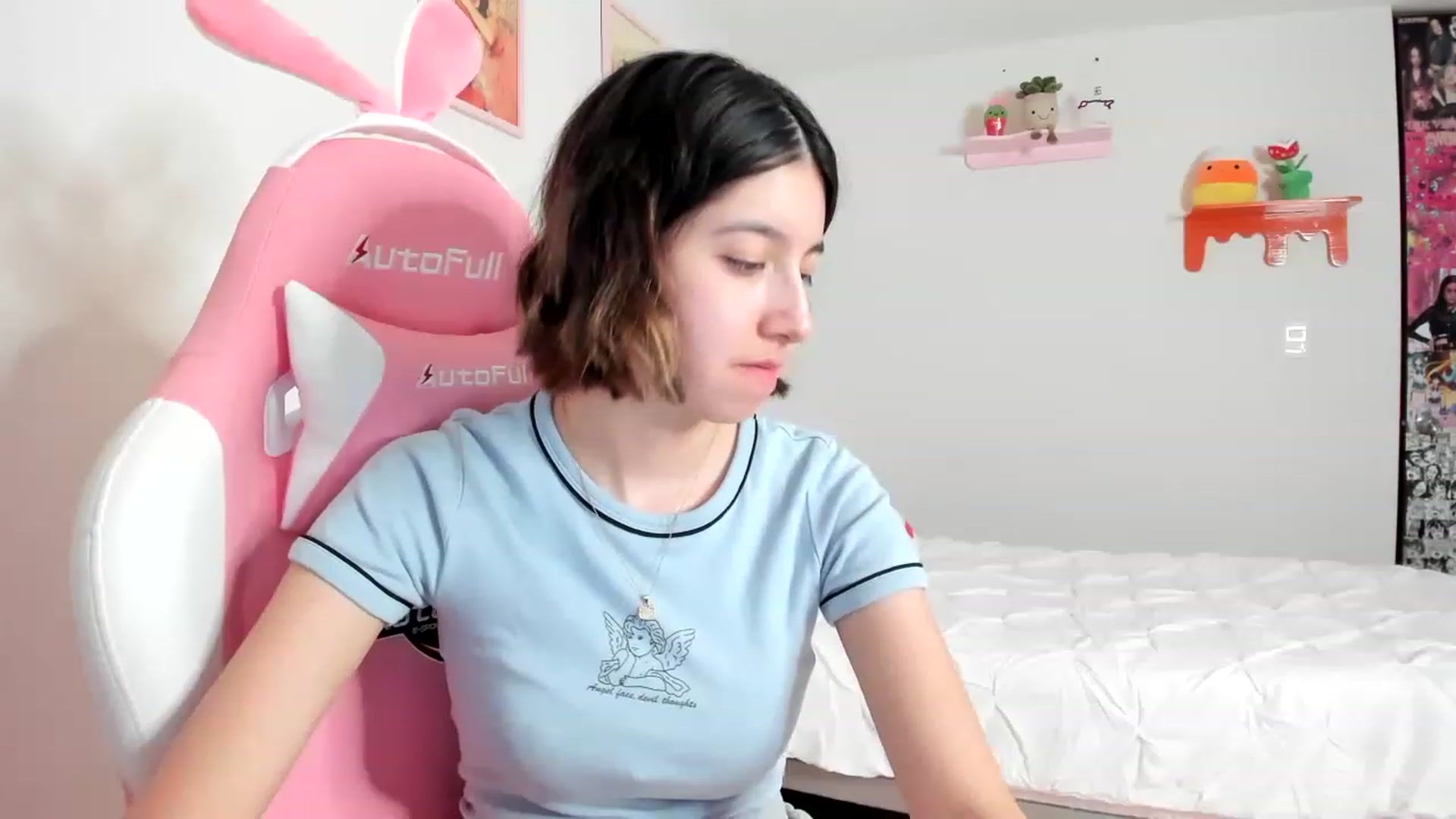Gallery image thumbnail from Cherrycute666's myfreecams stream on, 04/07/2023, 04:32 image 15 of 20