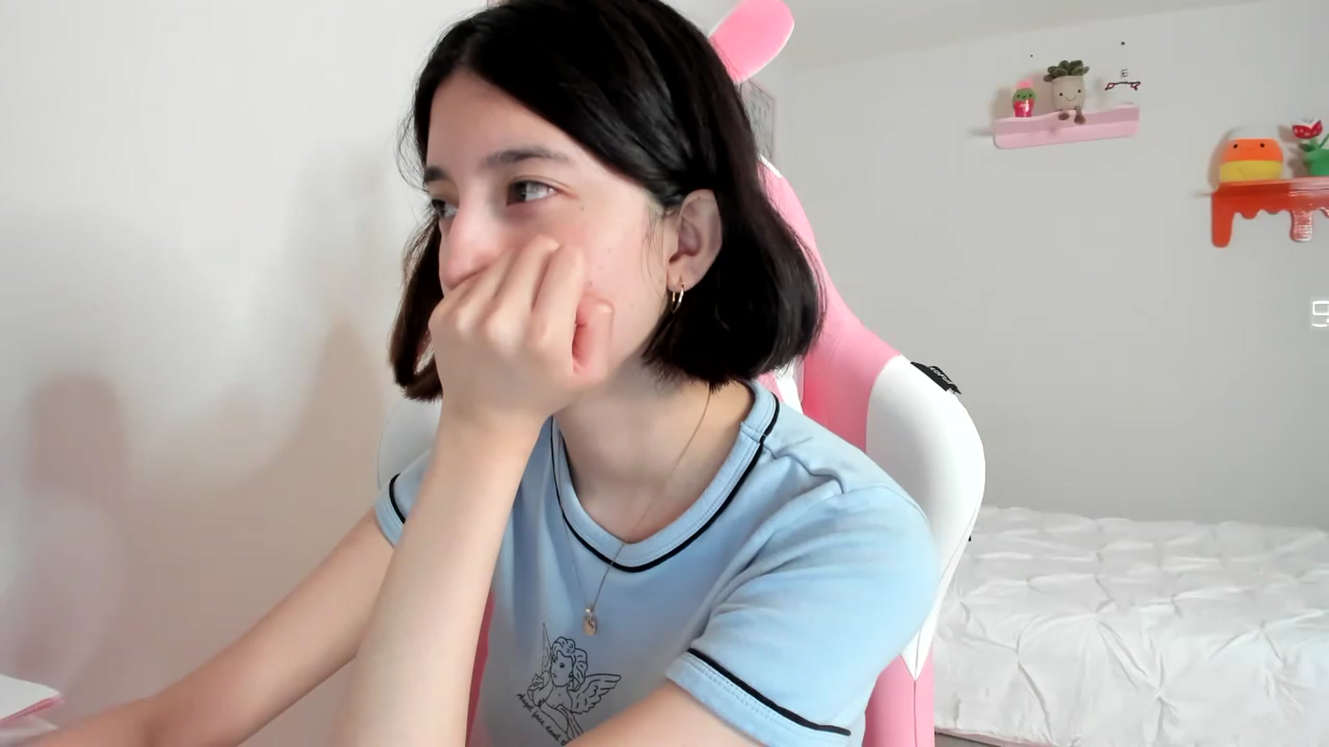 Gallery image thumbnail from Cherrycute666's myfreecams stream on, 04/07/2023, 04:32 image 18 of 20