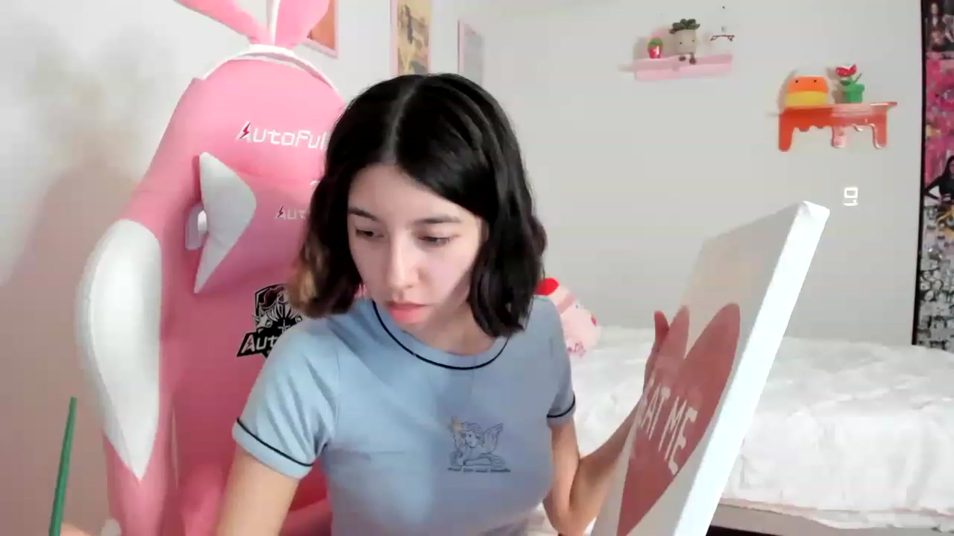 Gallery image thumbnail from Cherrycute666's myfreecams stream on, 04/07/2023, 04:32 image 10 of 20