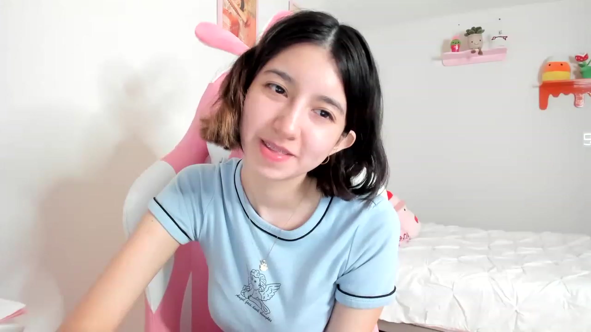 Gallery image thumbnail from Cherrycute666's myfreecams stream on, 04/07/2023, 04:32 image 17 of 20