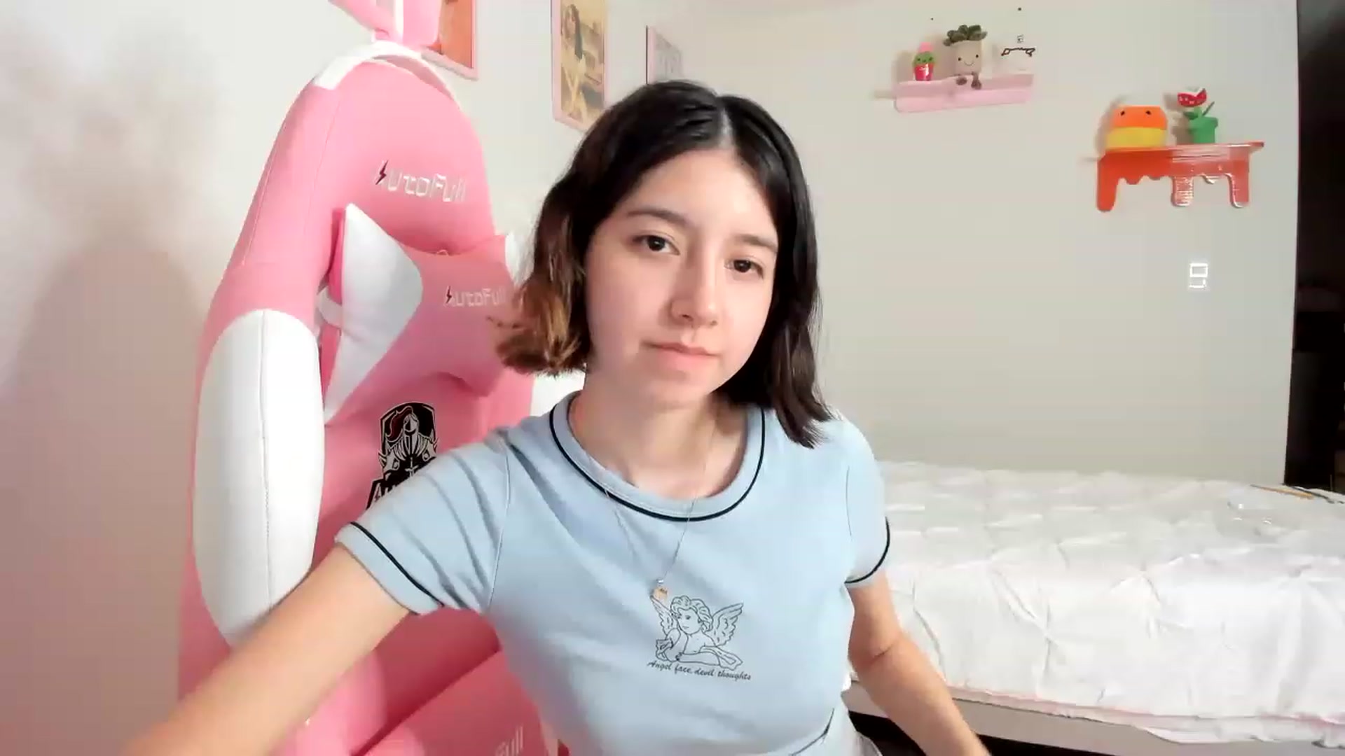 Gallery image thumbnail from Cherrycute666's myfreecams stream on, 04/07/2023, 04:32 image 3 of 20