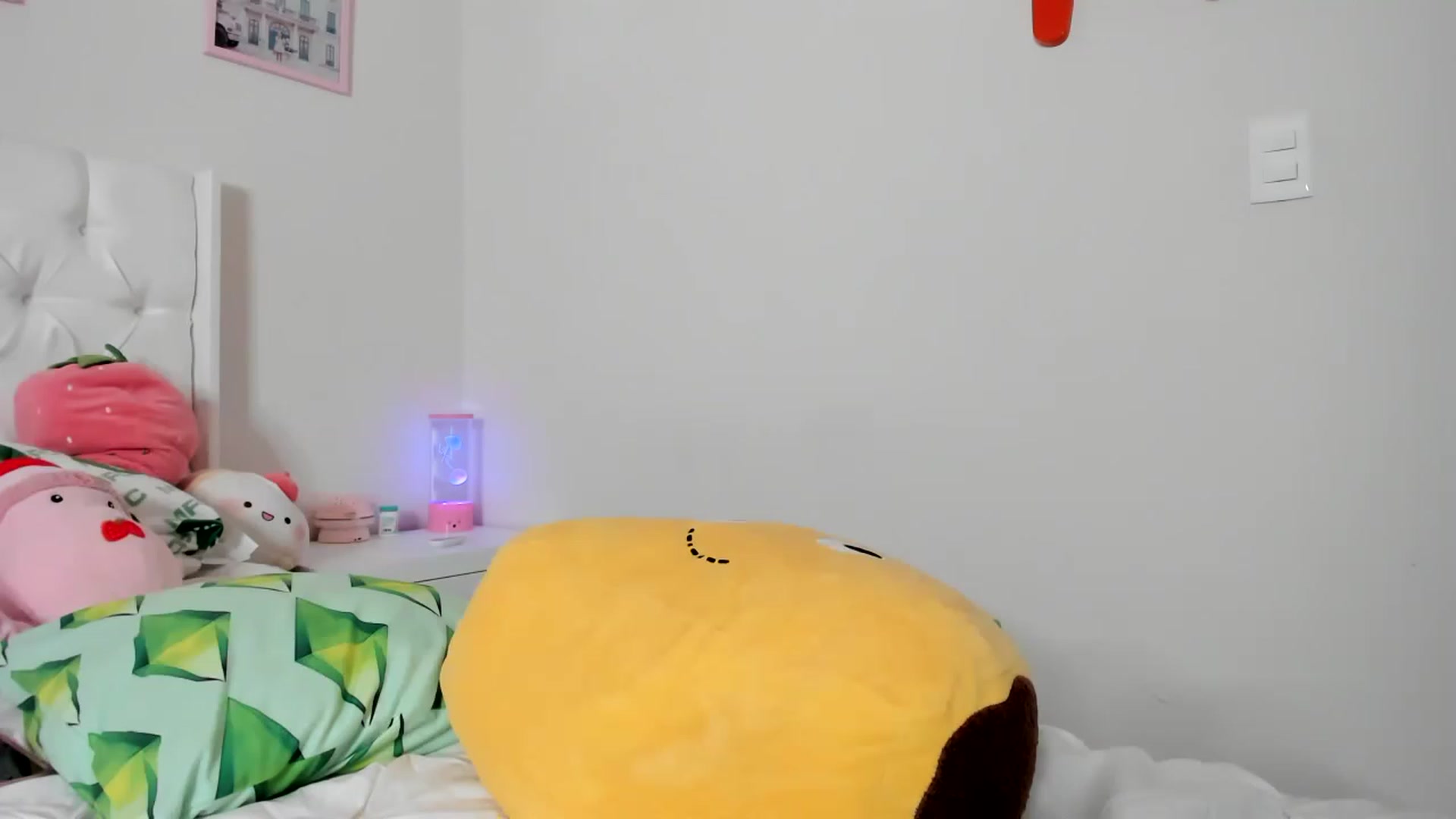Gallery image thumbnail from Cherrycute666's myfreecams stream on, 04/07/2023, 06:36 image 15 of 20