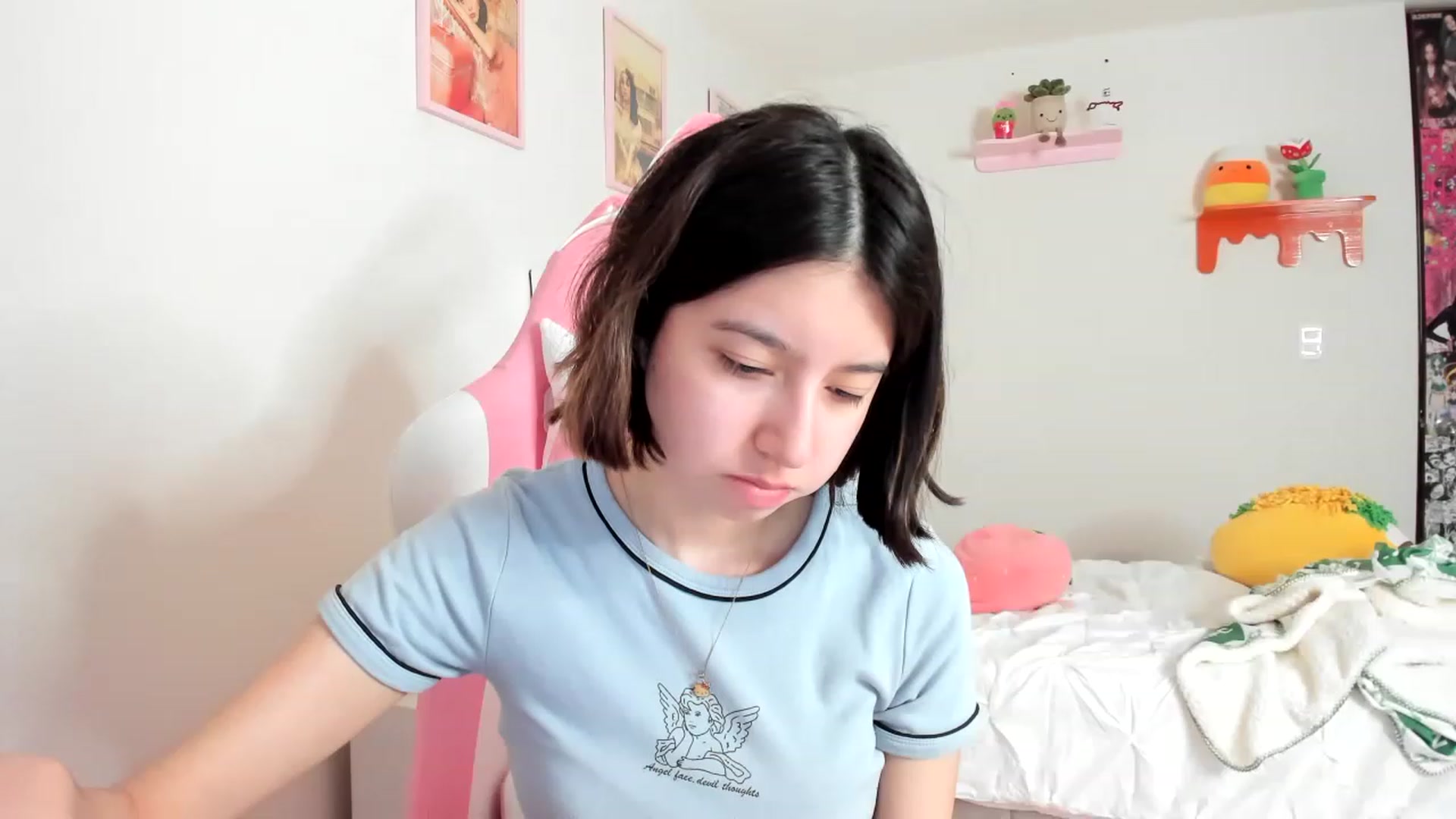 Gallery image thumbnail from Cherrycute666's myfreecams stream on, 04/07/2023, 14:04 image 6 of 20