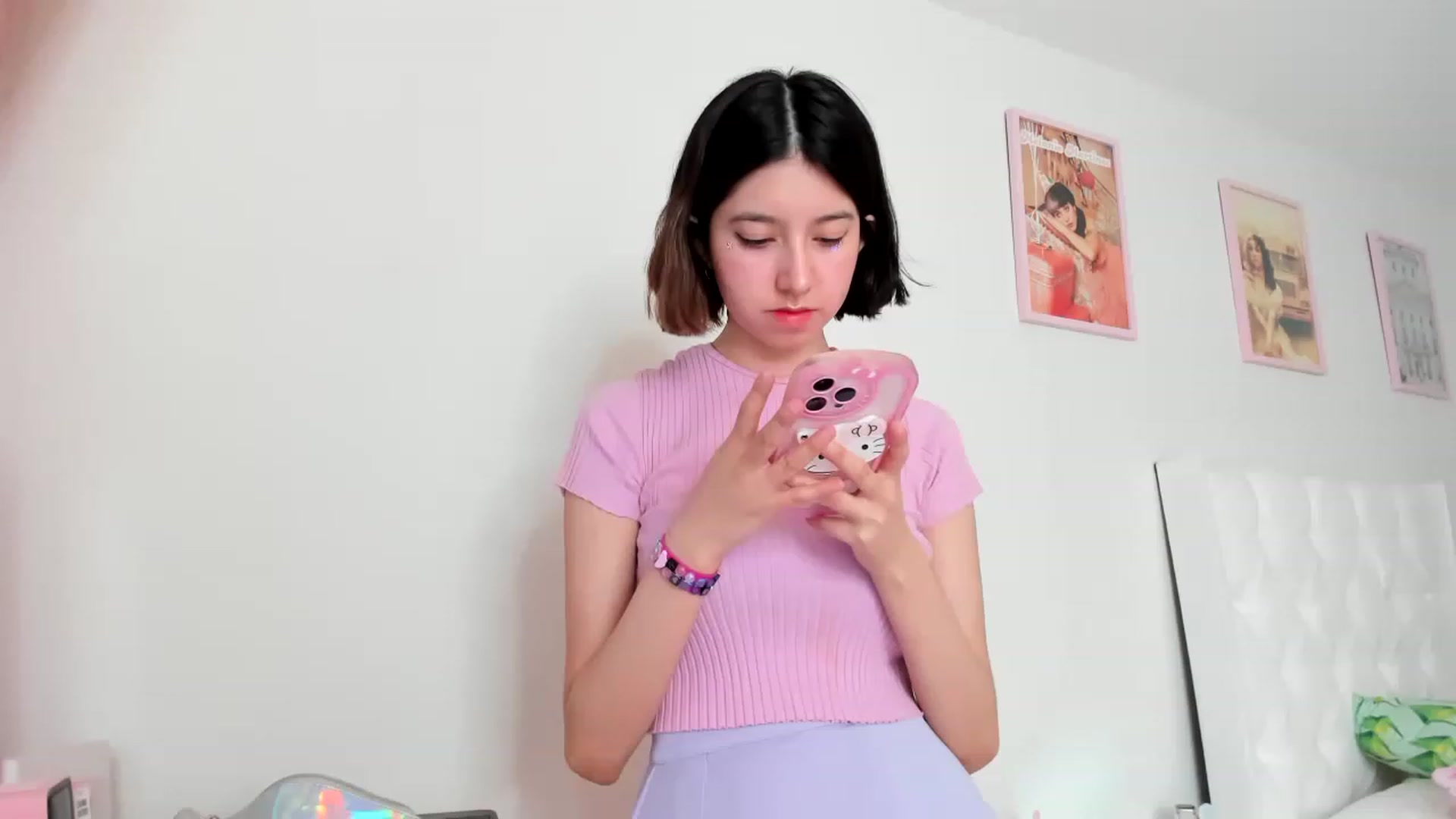 Gallery image thumbnail from Cherrycute666's myfreecams stream on, 04/07/2023, 18:24 image 18 of 20