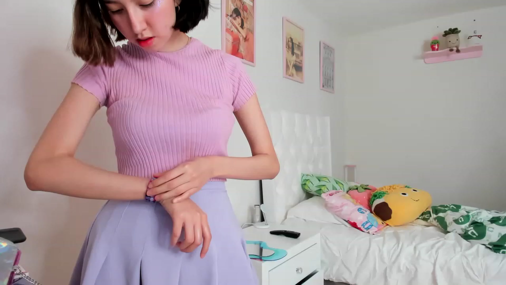 Gallery image thumbnail from Cherrycute666's myfreecams stream on, 04/07/2023, 18:24 image 17 of 20