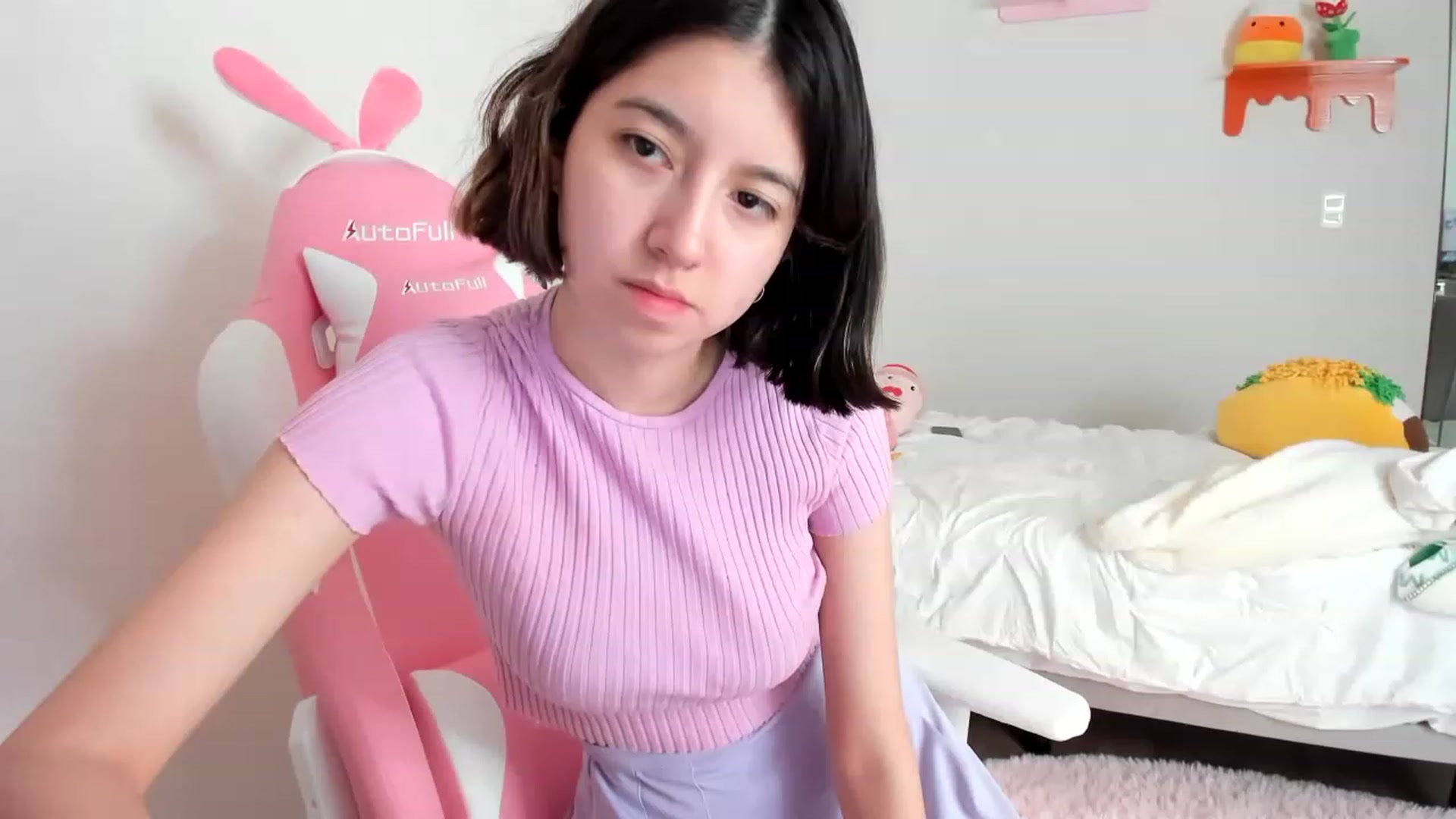Gallery image thumbnail from Cherrycute666's myfreecams stream on, 04/07/2023, 18:24 image 7 of 20
