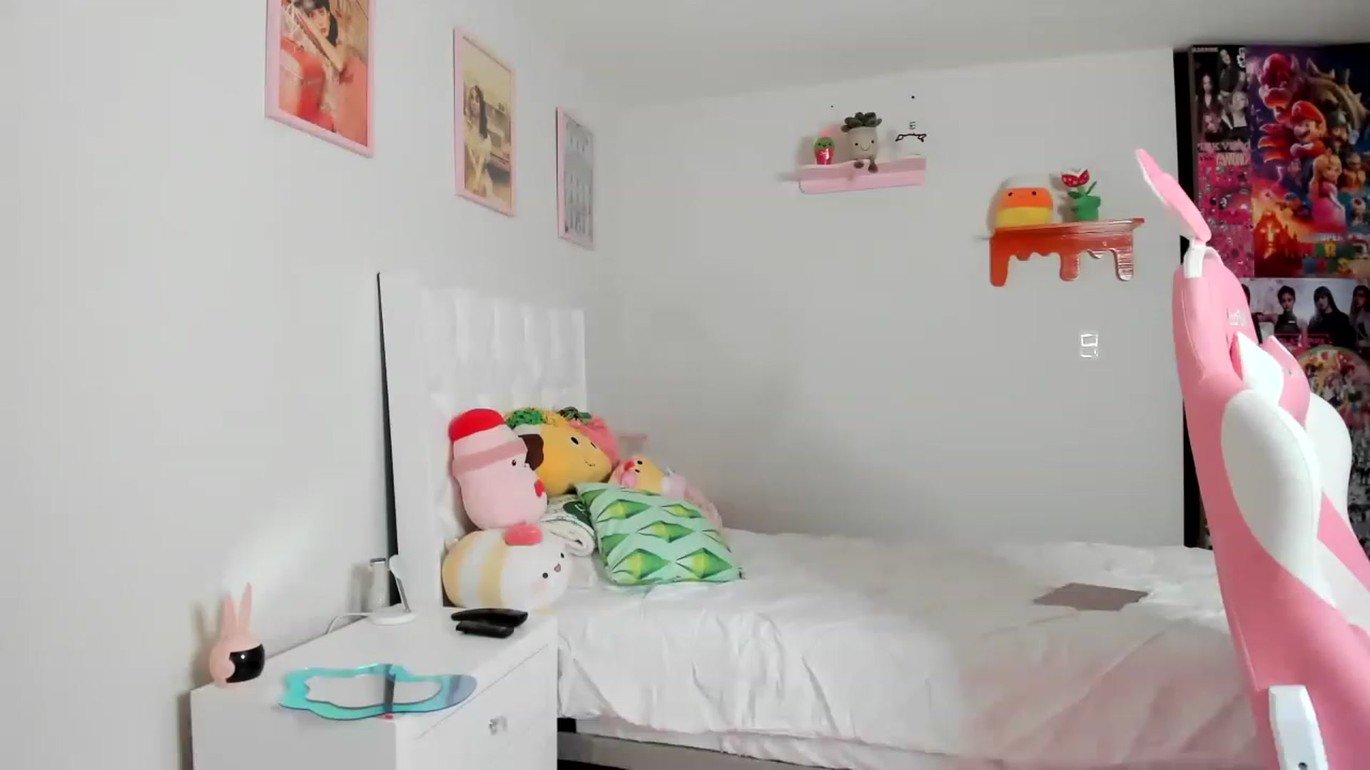 Gallery image thumbnail from Cherrycute666's myfreecams stream on, 04/08/2023, 05:16 image 7 of 20