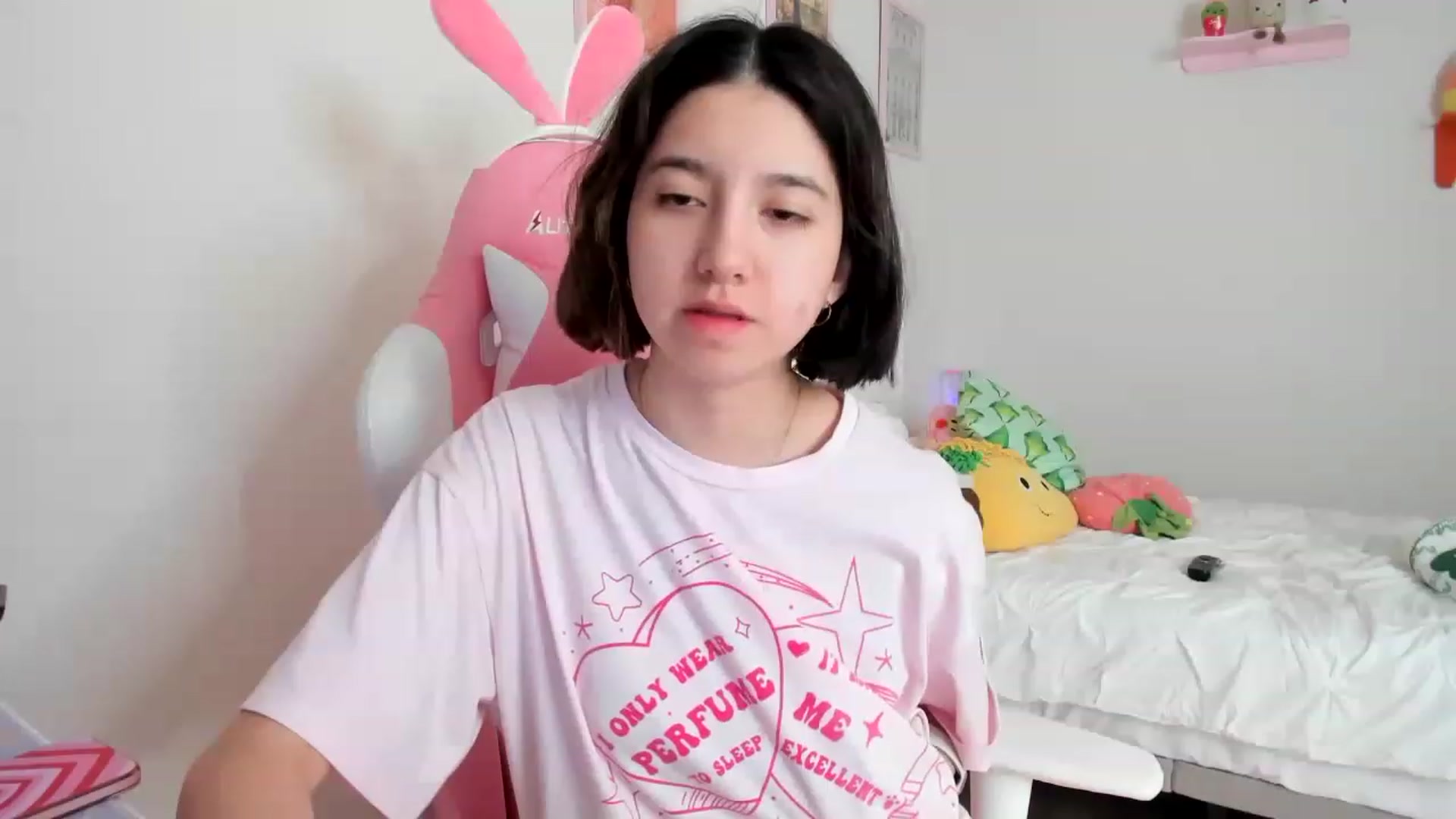 Gallery image thumbnail from Cherrycute666's myfreecams stream on, 04/08/2023, 16:30 image 4 of 20