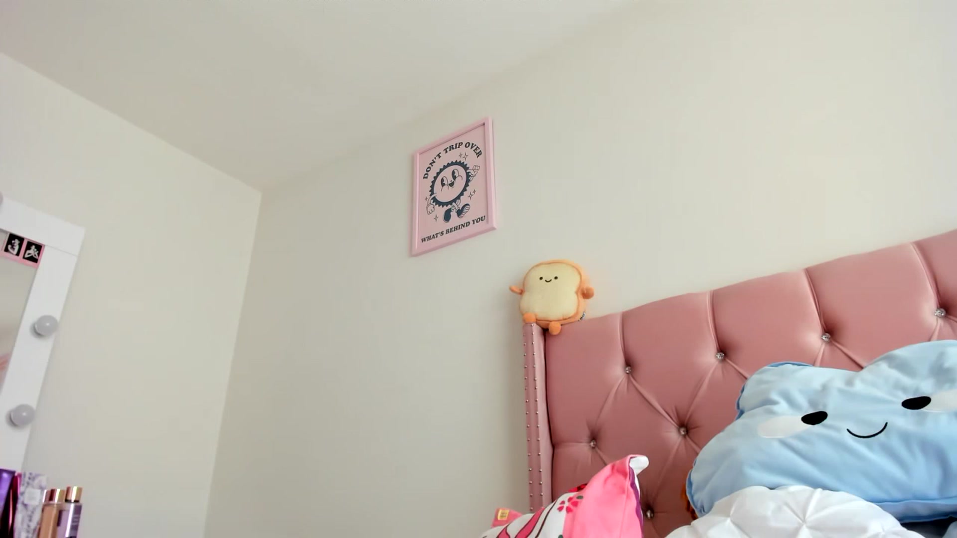Gallery image thumbnail from Cherrycute666's myfreecams stream on, 04/08/2023, 16:30 image 19 of 20