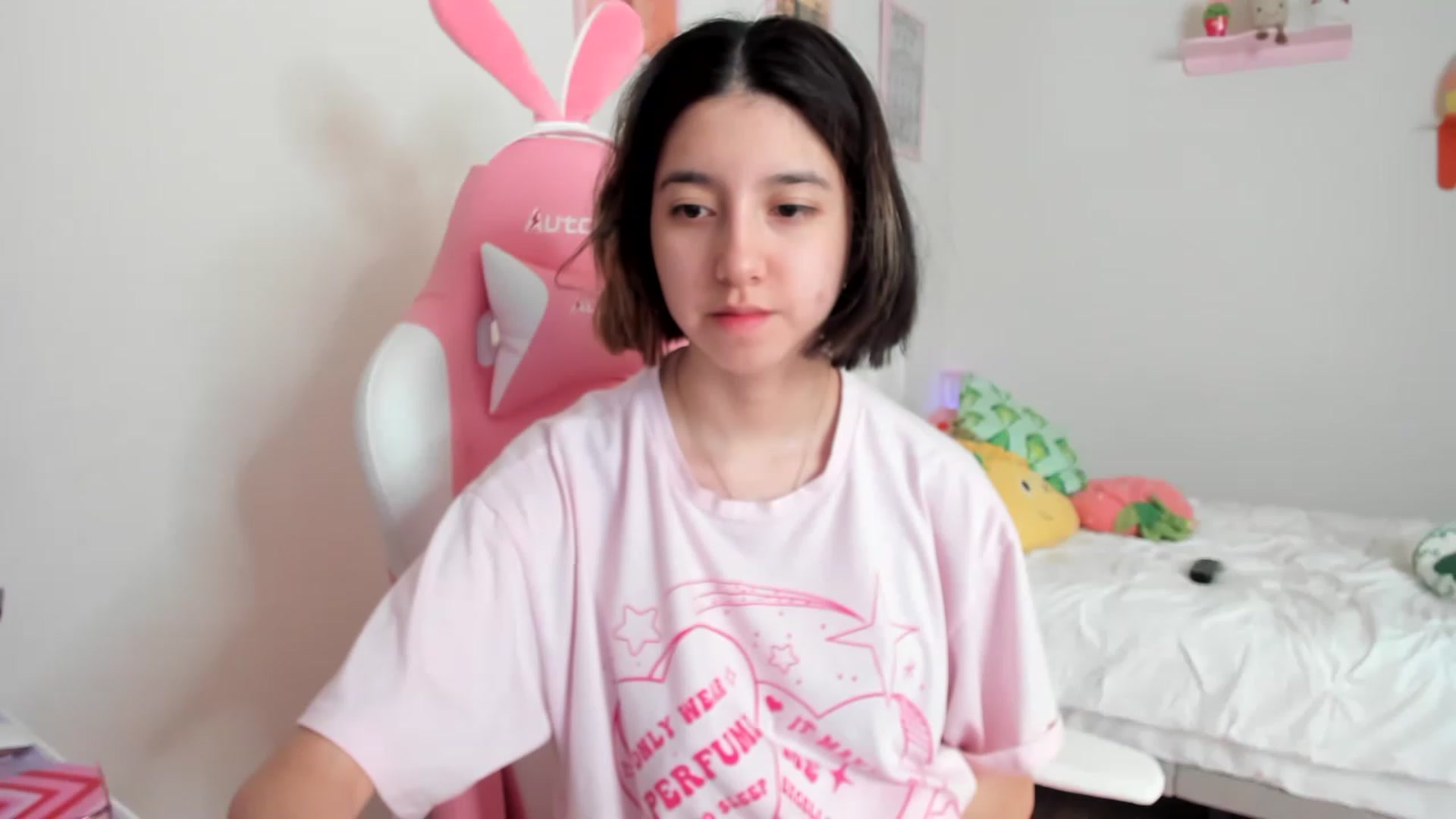 Gallery image thumbnail from Cherrycute666's myfreecams stream on, 04/08/2023, 16:30 image 2 of 20
