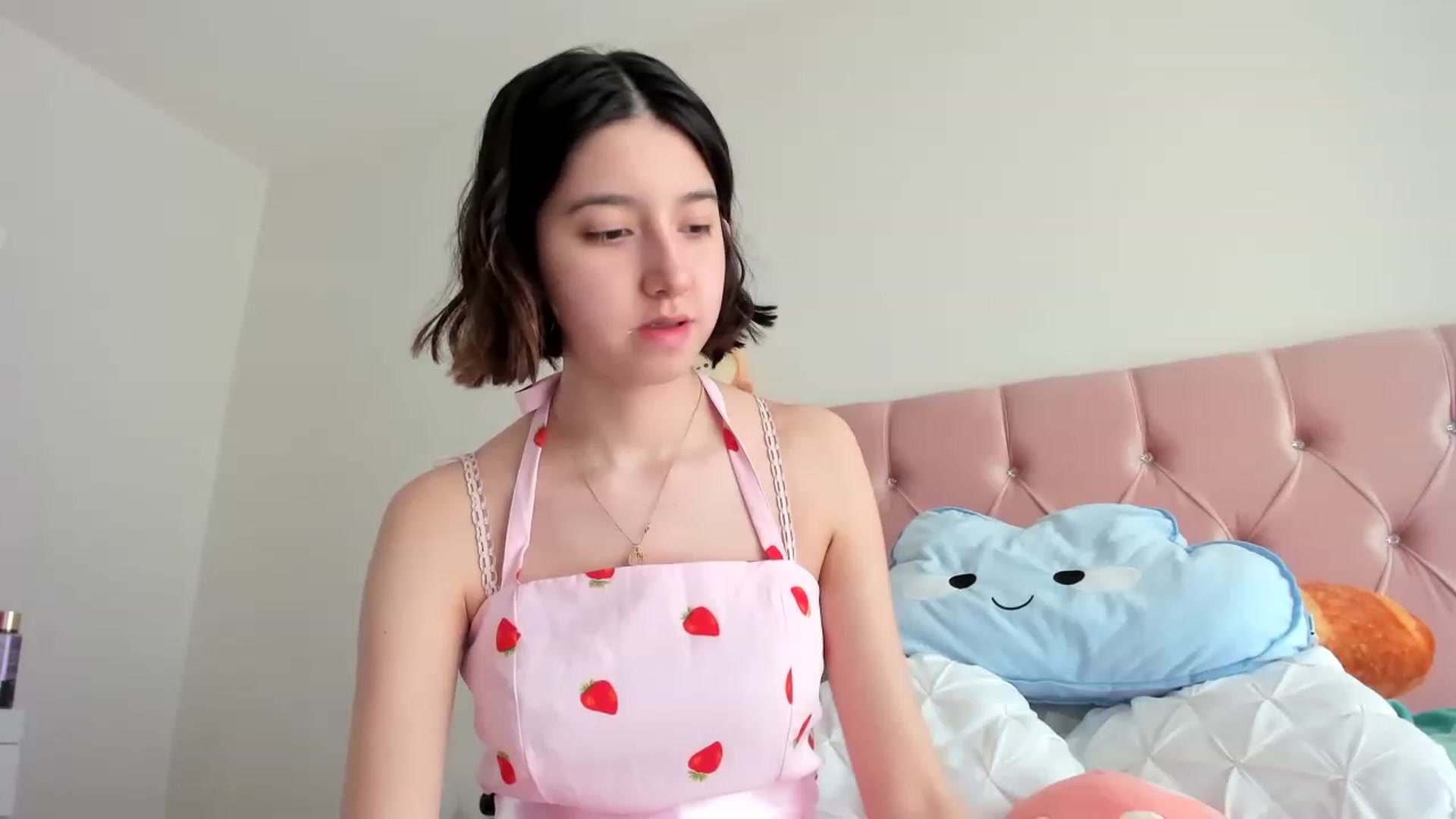 Gallery image thumbnail from Cherrycute666's myfreecams stream on, 04/08/2023, 18:18 image 3 of 20