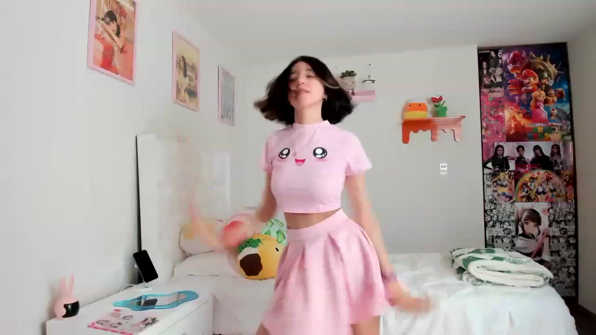 Gallery image thumbnail from Cherrycute666's myfreecams stream on, 04/08/2023, 18:18 image 13 of 20