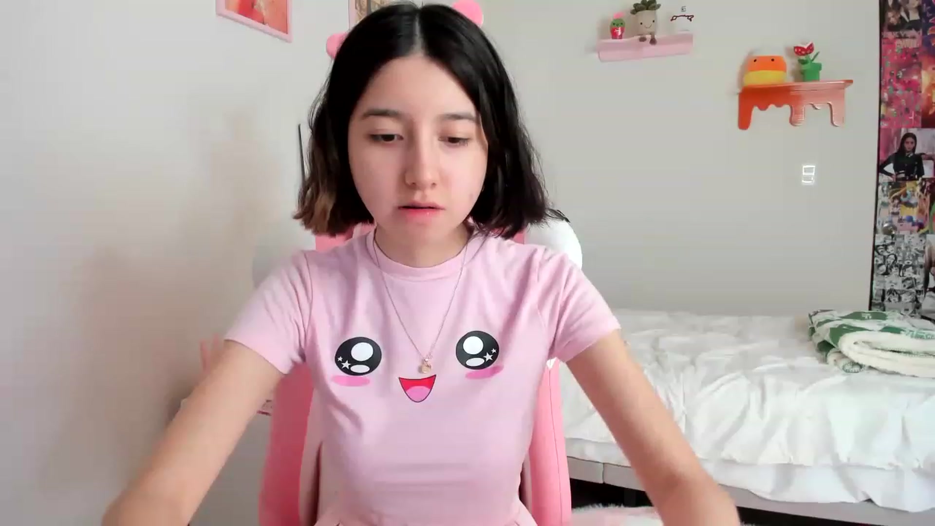 Gallery image thumbnail from Cherrycute666's myfreecams stream on, 04/08/2023, 18:18 image 10 of 20