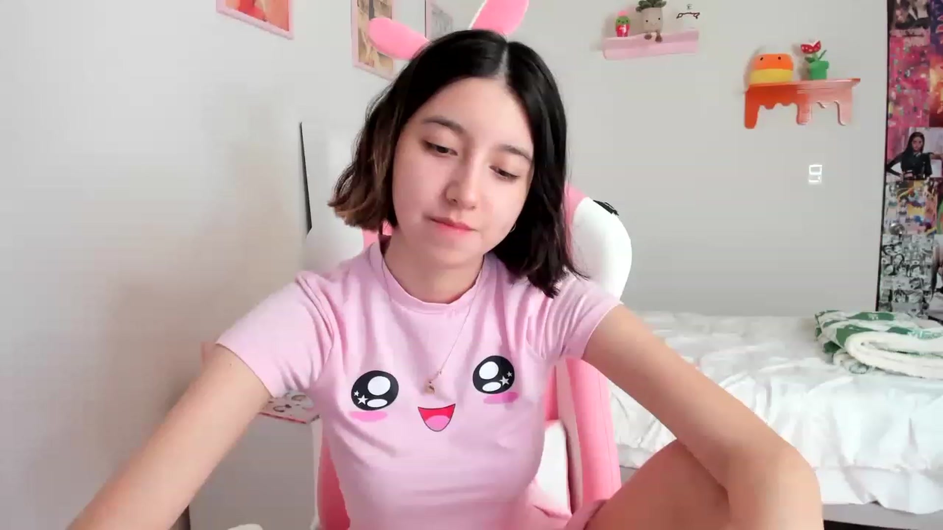 Gallery image thumbnail from Cherrycute666's myfreecams stream on, 04/08/2023, 18:18 image 9 of 20