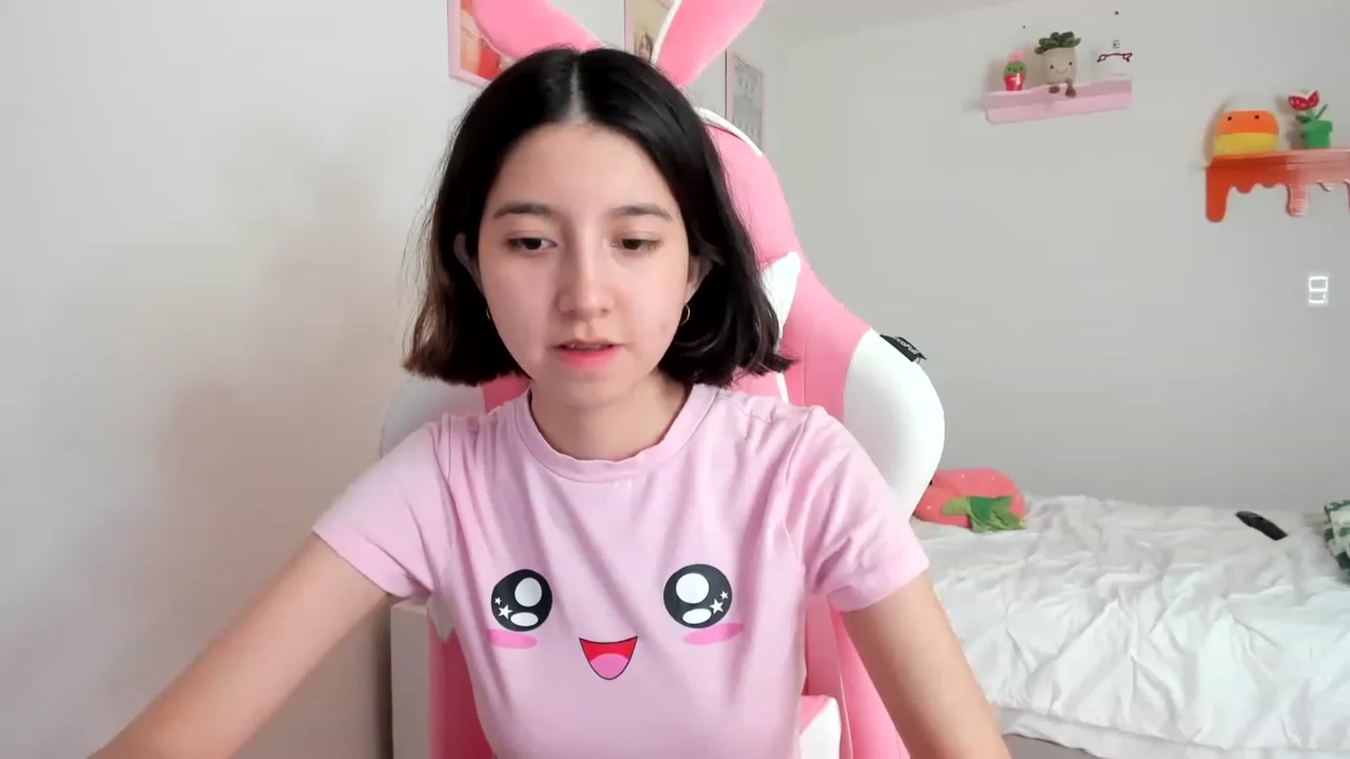 Gallery image thumbnail from Cherrycute666's myfreecams stream on, 04/08/2023, 18:18 image 19 of 20