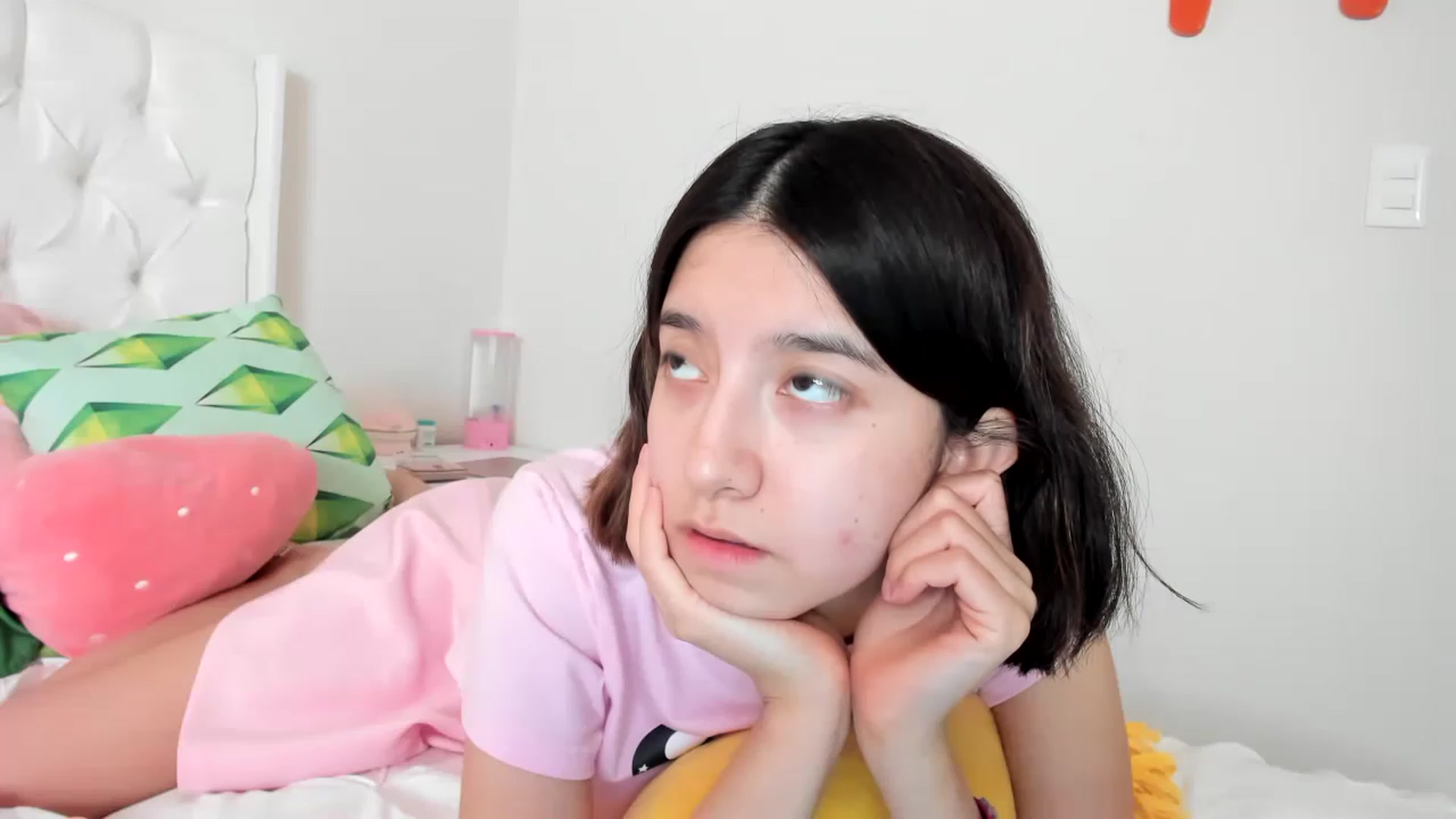 Gallery image thumbnail from Cherrycute666's myfreecams stream on, 04/08/2023, 21:42 image 9 of 20