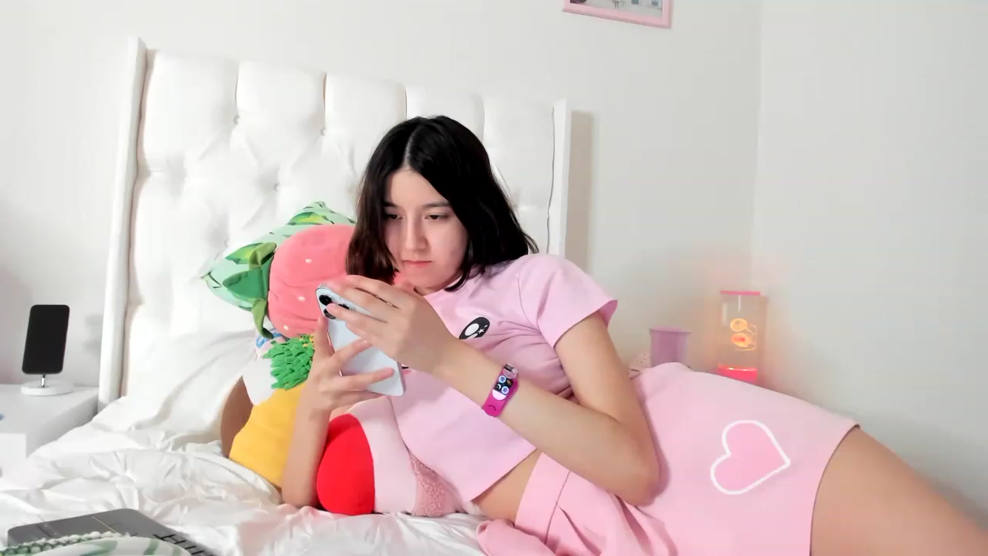 Gallery image thumbnail from Cherrycute666's myfreecams stream on, 04/09/2023, 03:06 image 5 of 20