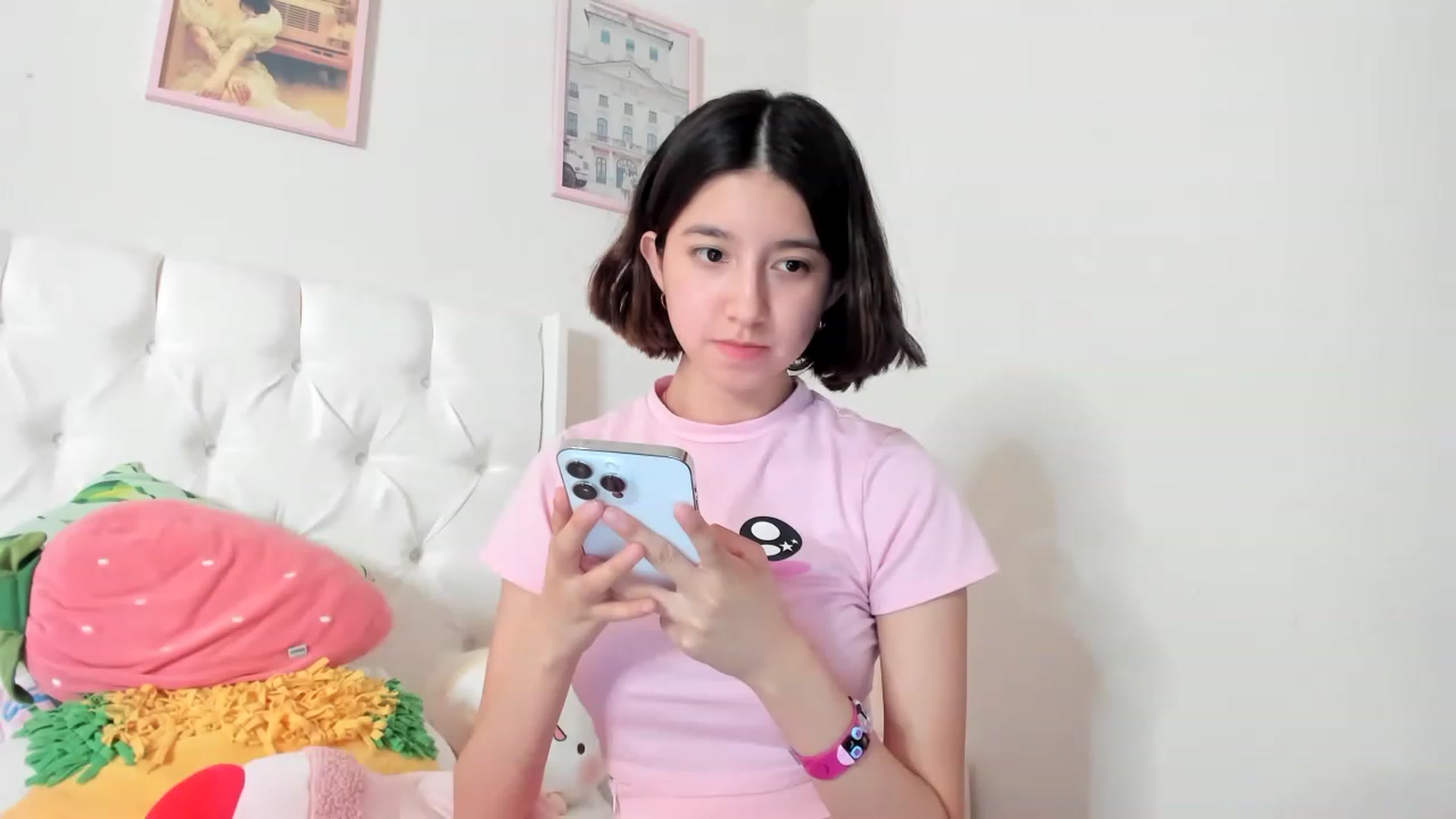 Gallery image thumbnail from Cherrycute666's myfreecams stream on, 04/09/2023, 03:06 image 2 of 20