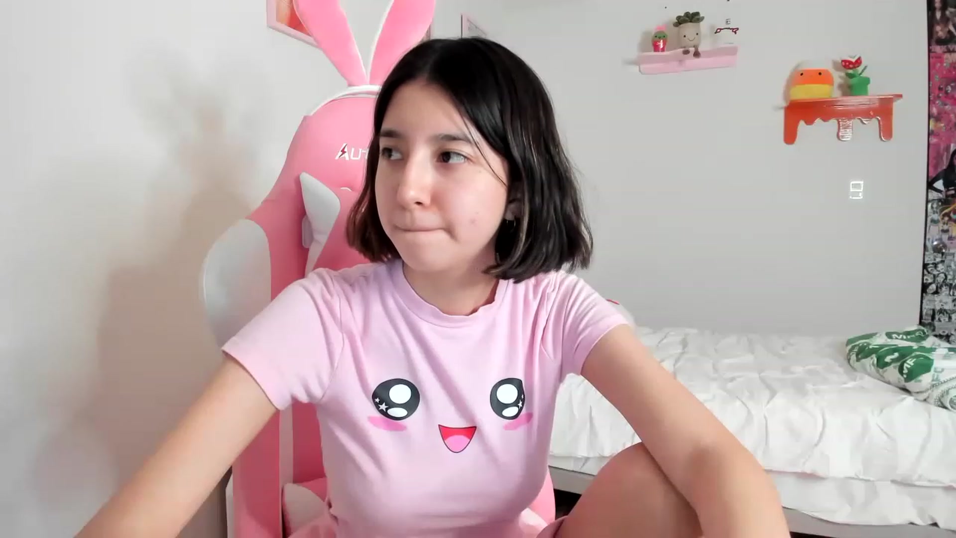 Gallery image thumbnail from Cherrycute666's myfreecams stream on, 04/09/2023, 03:06 image 19 of 20