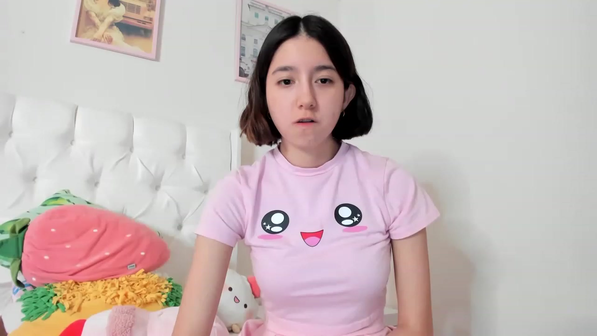 Gallery image thumbnail from Cherrycute666's myfreecams stream on, 04/09/2023, 03:06 image 1 of 20