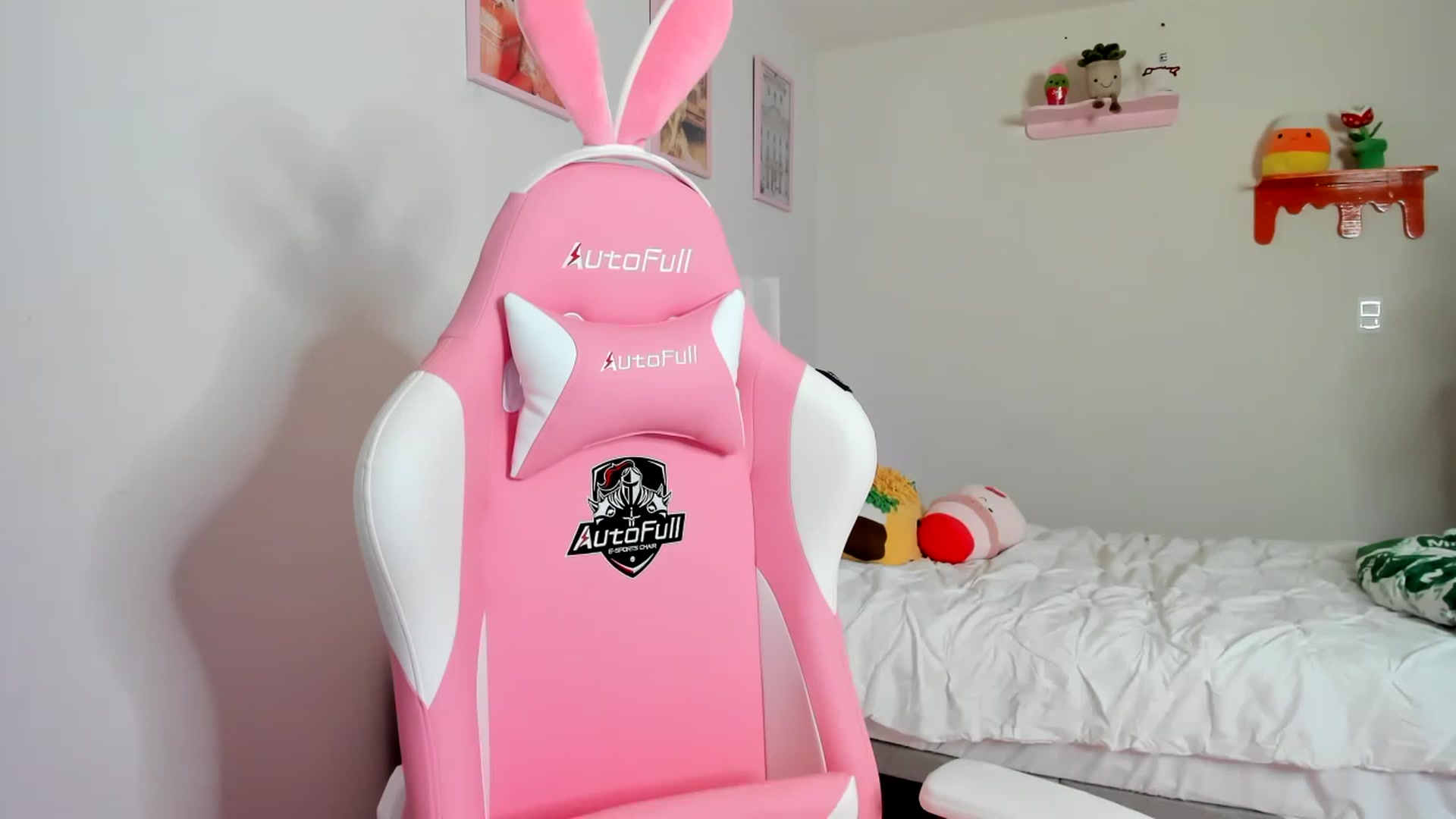 Gallery image thumbnail from Cherrycute666's myfreecams stream on, 04/09/2023, 05:11 image 19 of 20