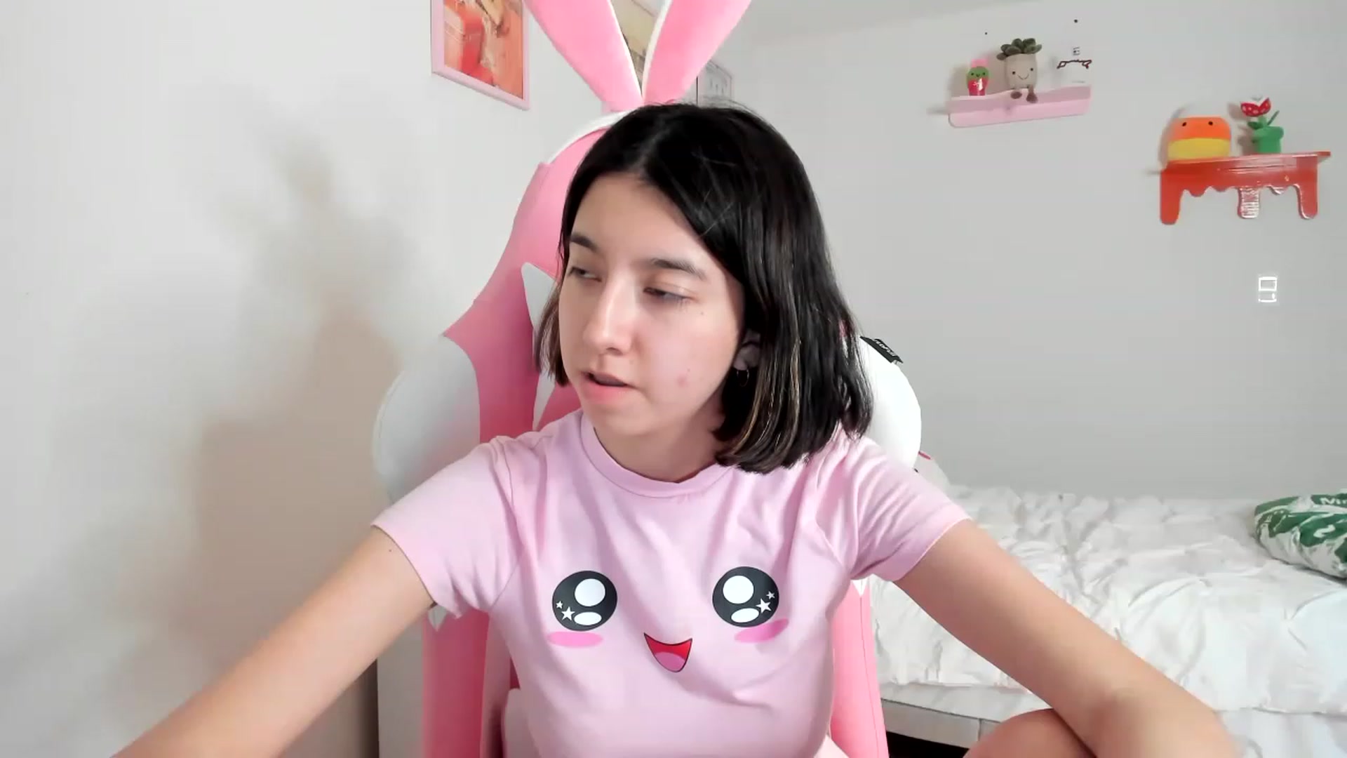 Gallery image thumbnail from Cherrycute666's myfreecams stream on, 04/09/2023, 05:11 image 17 of 20