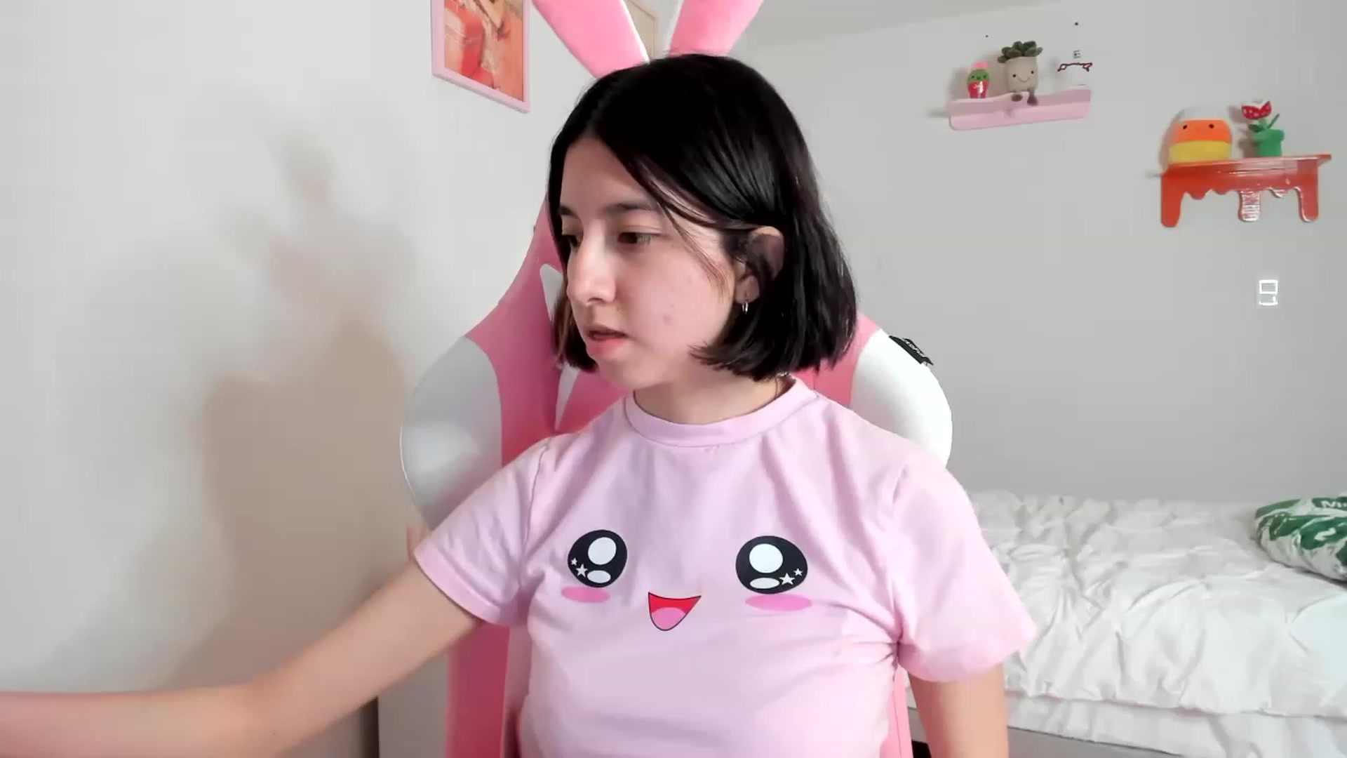 Gallery image thumbnail from Cherrycute666's myfreecams stream on, 04/09/2023, 05:11 image 10 of 20