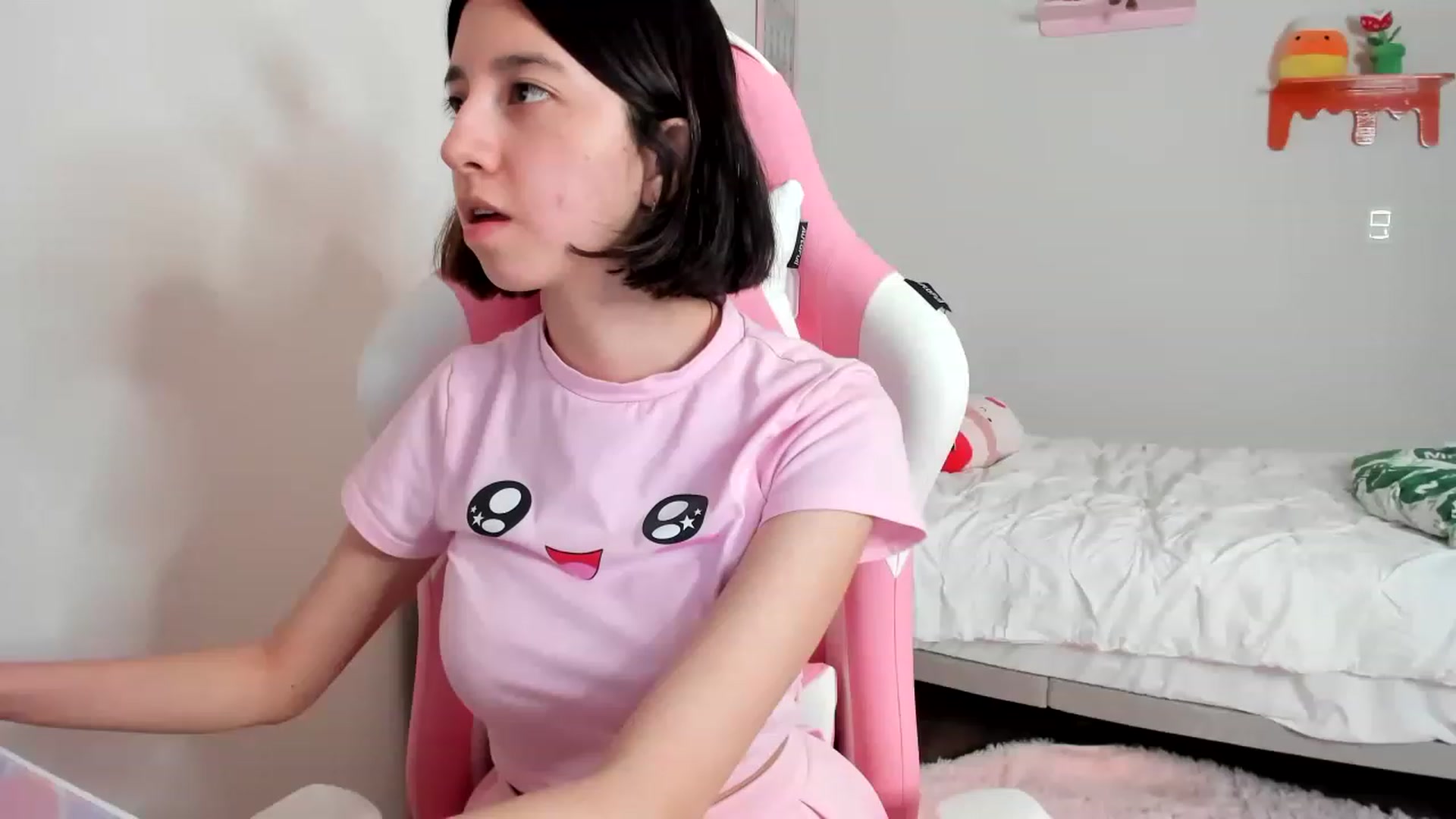 Gallery image thumbnail from Cherrycute666's myfreecams stream on, 04/09/2023, 05:11 image 5 of 20
