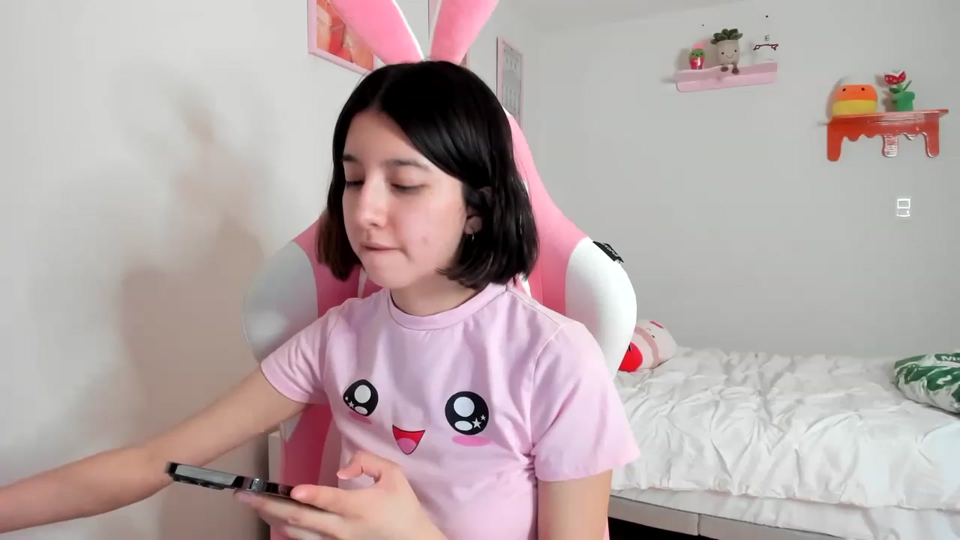 Gallery image thumbnail from Cherrycute666's myfreecams stream on, 04/09/2023, 05:11 image 8 of 20