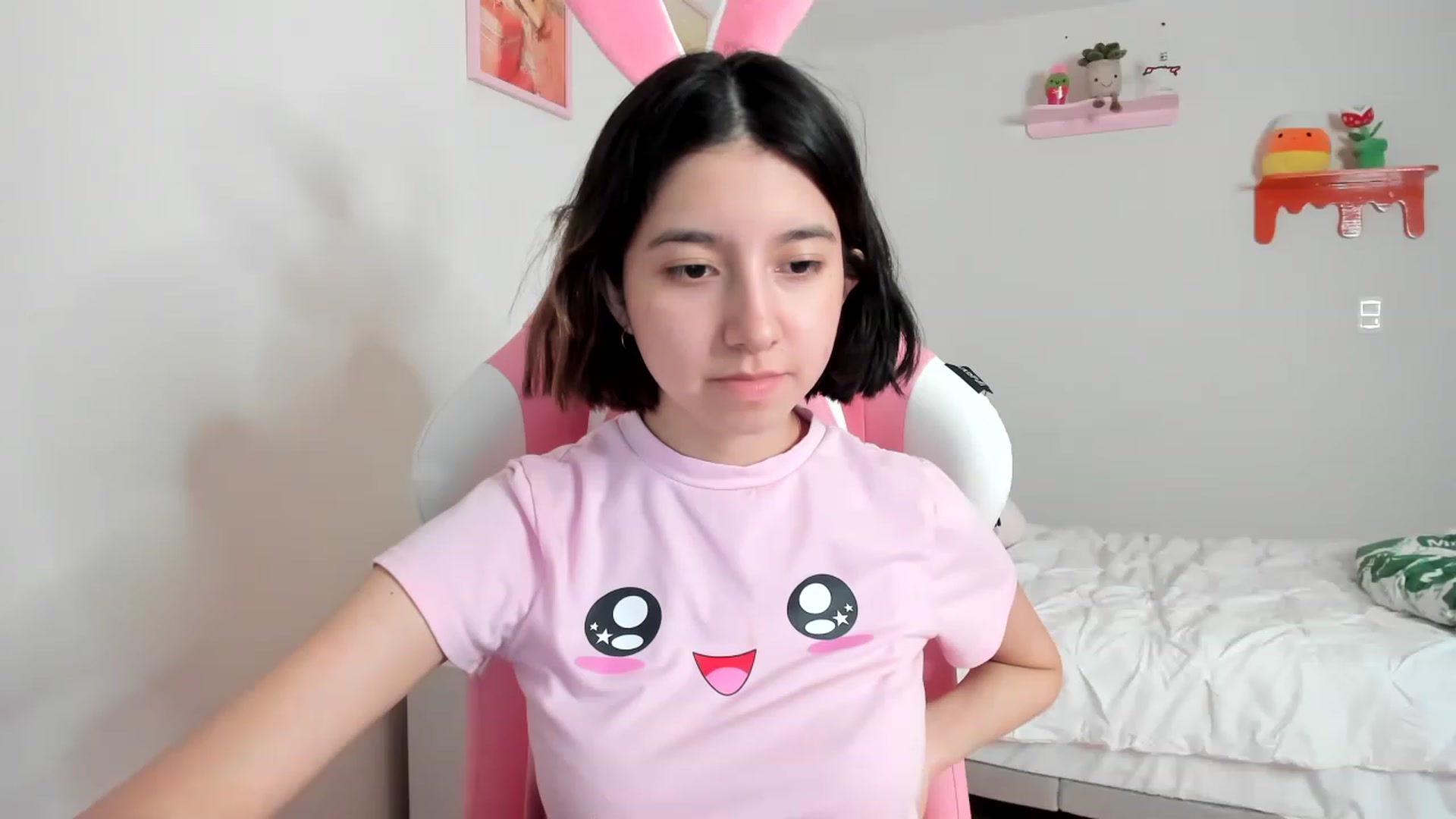 Gallery image thumbnail from Cherrycute666's myfreecams stream on, 04/09/2023, 05:11 image 16 of 20