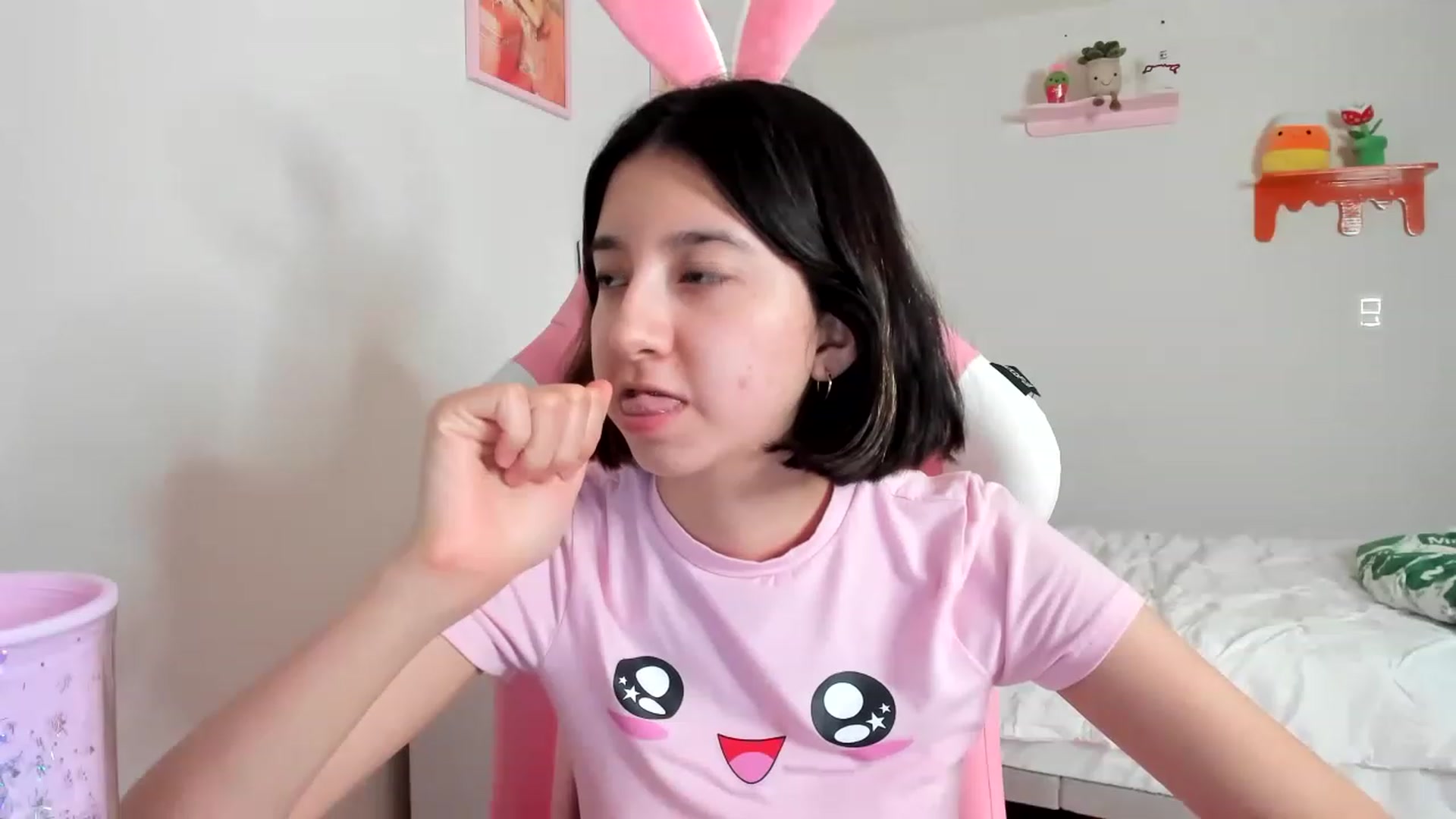 Gallery image thumbnail from Cherrycute666's myfreecams stream on, 04/09/2023, 05:53 image 13 of 20