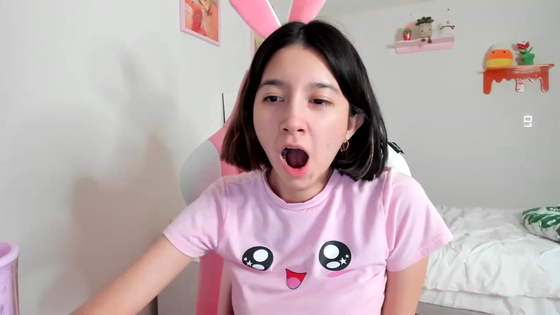 Gallery image thumbnail from Cherrycute666's myfreecams stream on, 04/09/2023, 05:53 image 16 of 20