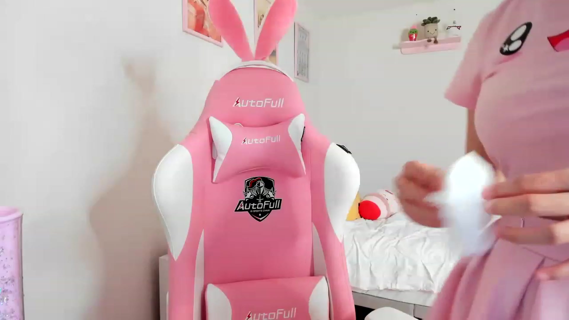 Gallery image thumbnail from Cherrycute666's myfreecams stream on, 04/09/2023, 05:53 image 4 of 20