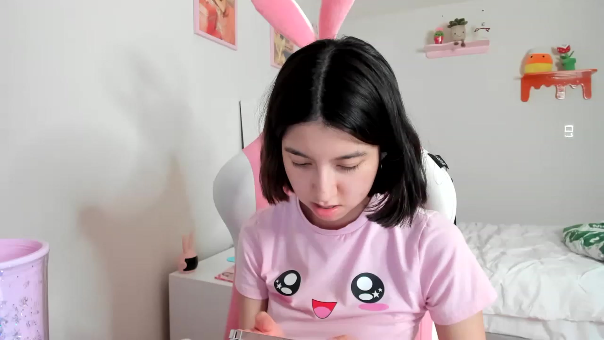Gallery image thumbnail from Cherrycute666's myfreecams stream on, 04/09/2023, 05:53 image 8 of 20