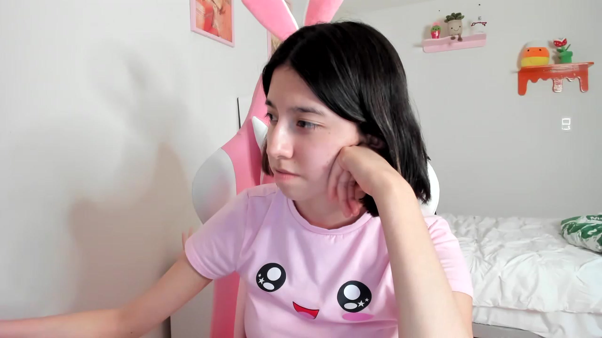 Gallery image thumbnail from Cherrycute666's myfreecams stream on, 04/09/2023, 05:53 image 17 of 20